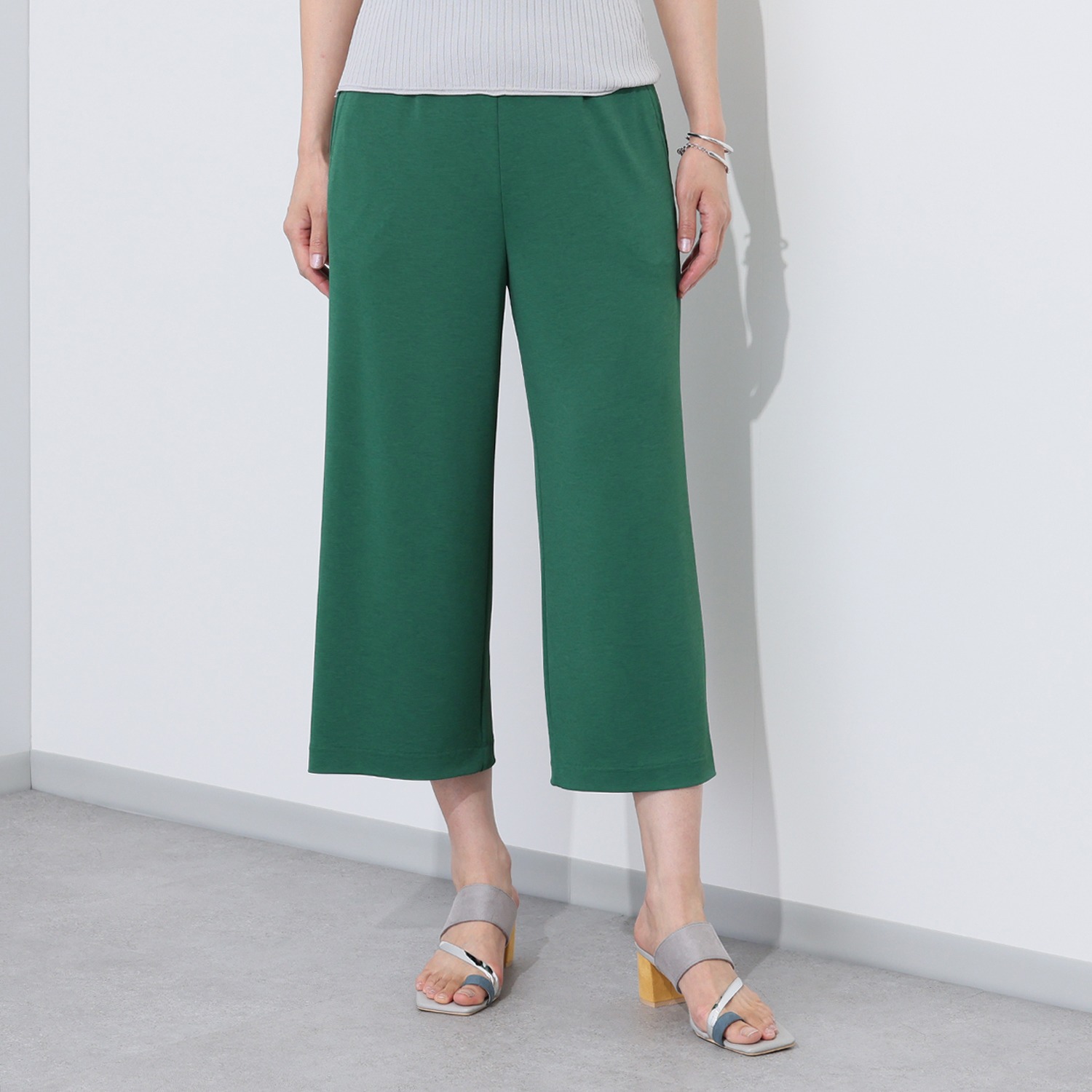 ピーツー ふんわりサラッと冷感 フレアークロップトパンツ