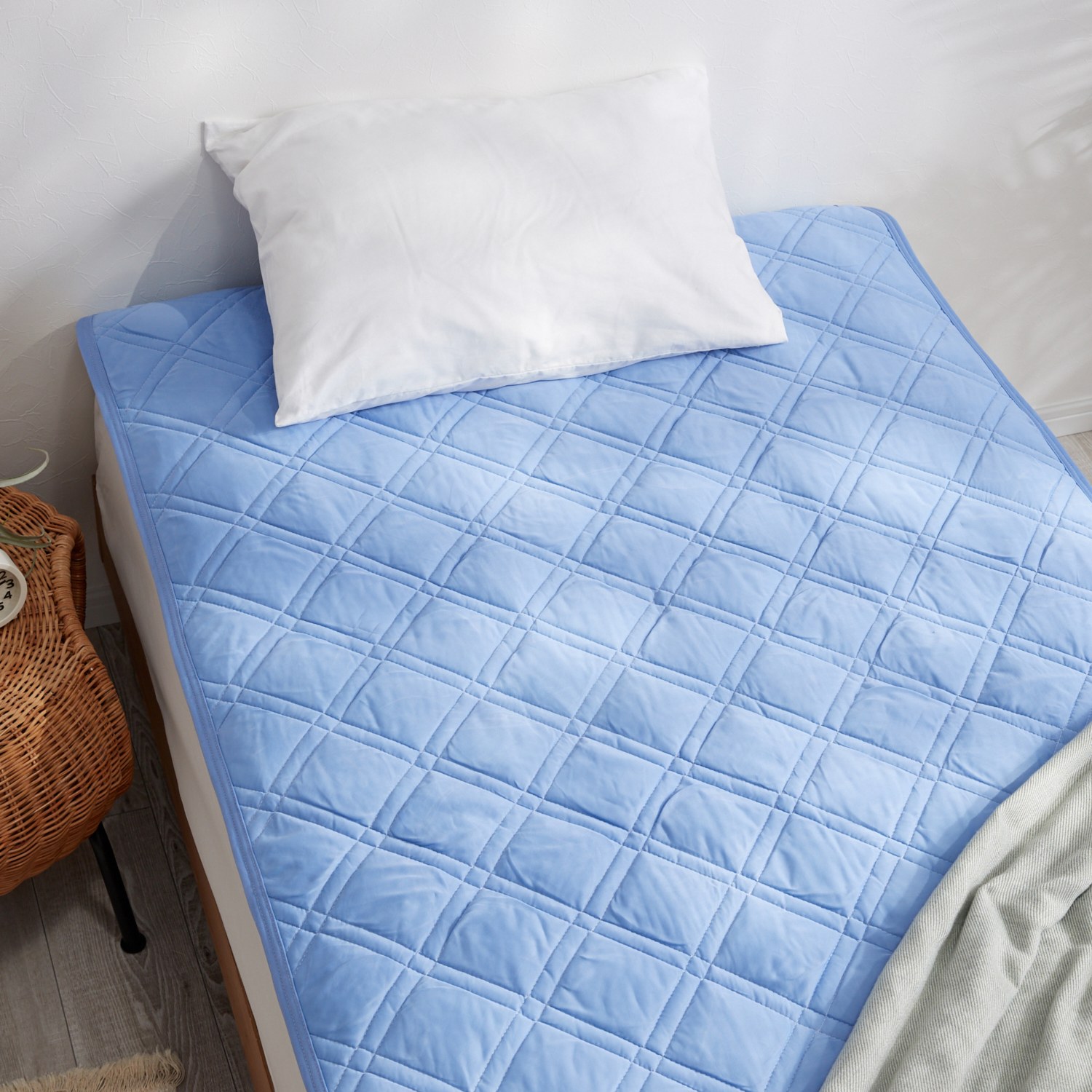 ＜シングル＞西川 ゴム無しでもズレにくい！ 付け外しラクラク 置くらくクール敷パッド 