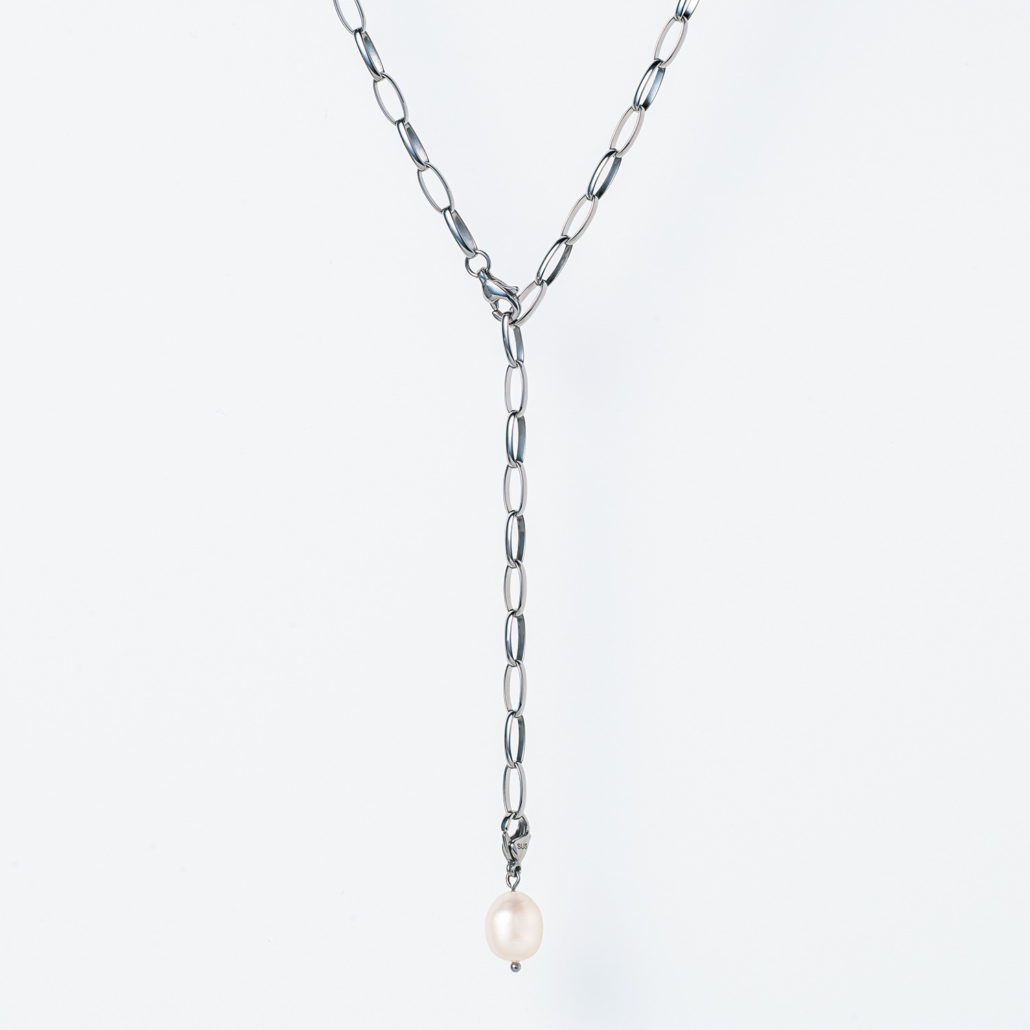 ラフィナリスタ 淡水パールチャーム付 サージカルステンレス 甲丸オーバルチェーン アレンジロングネックレス