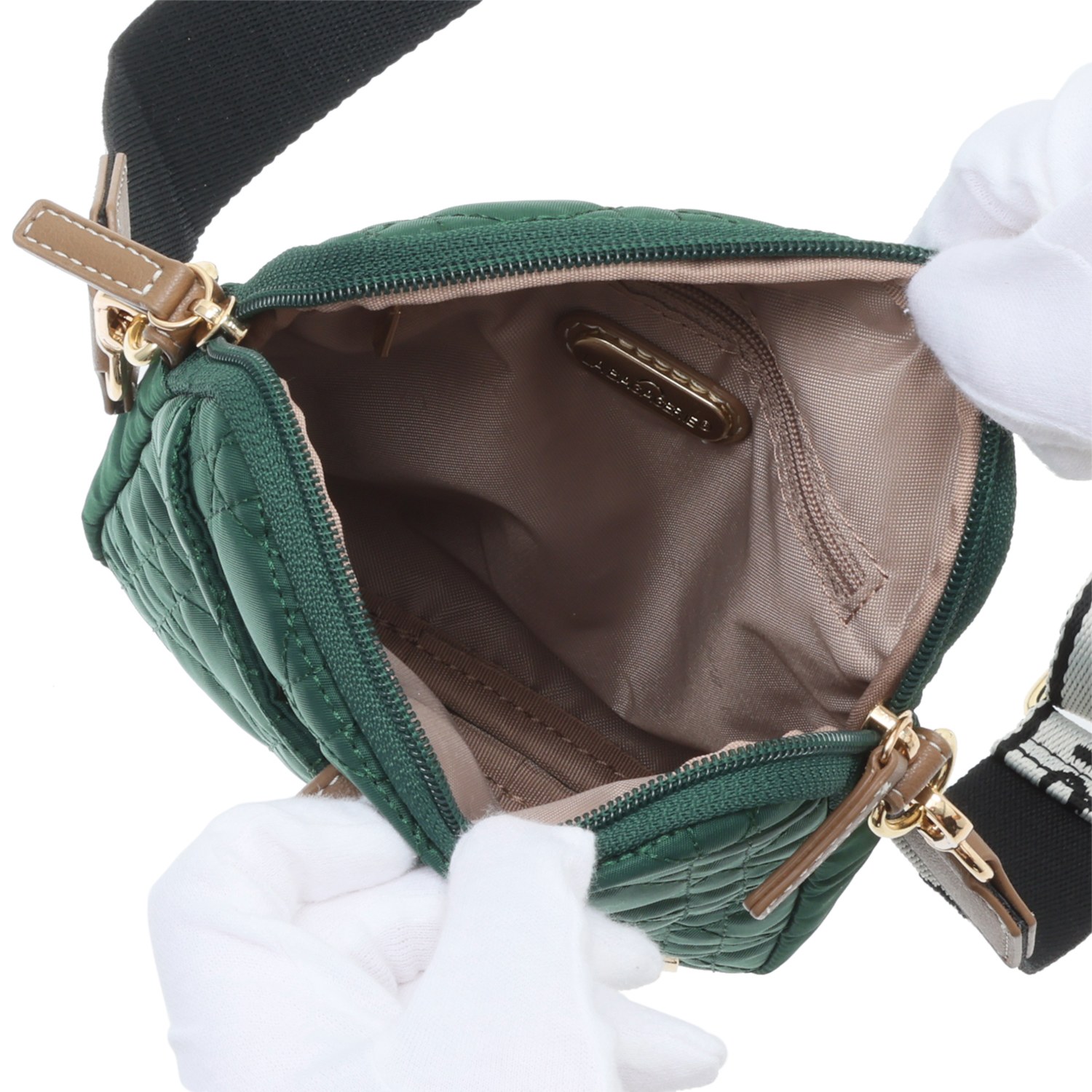 ラ・バガジェリー はっ水 ナイロンキルティング スマホショルダー