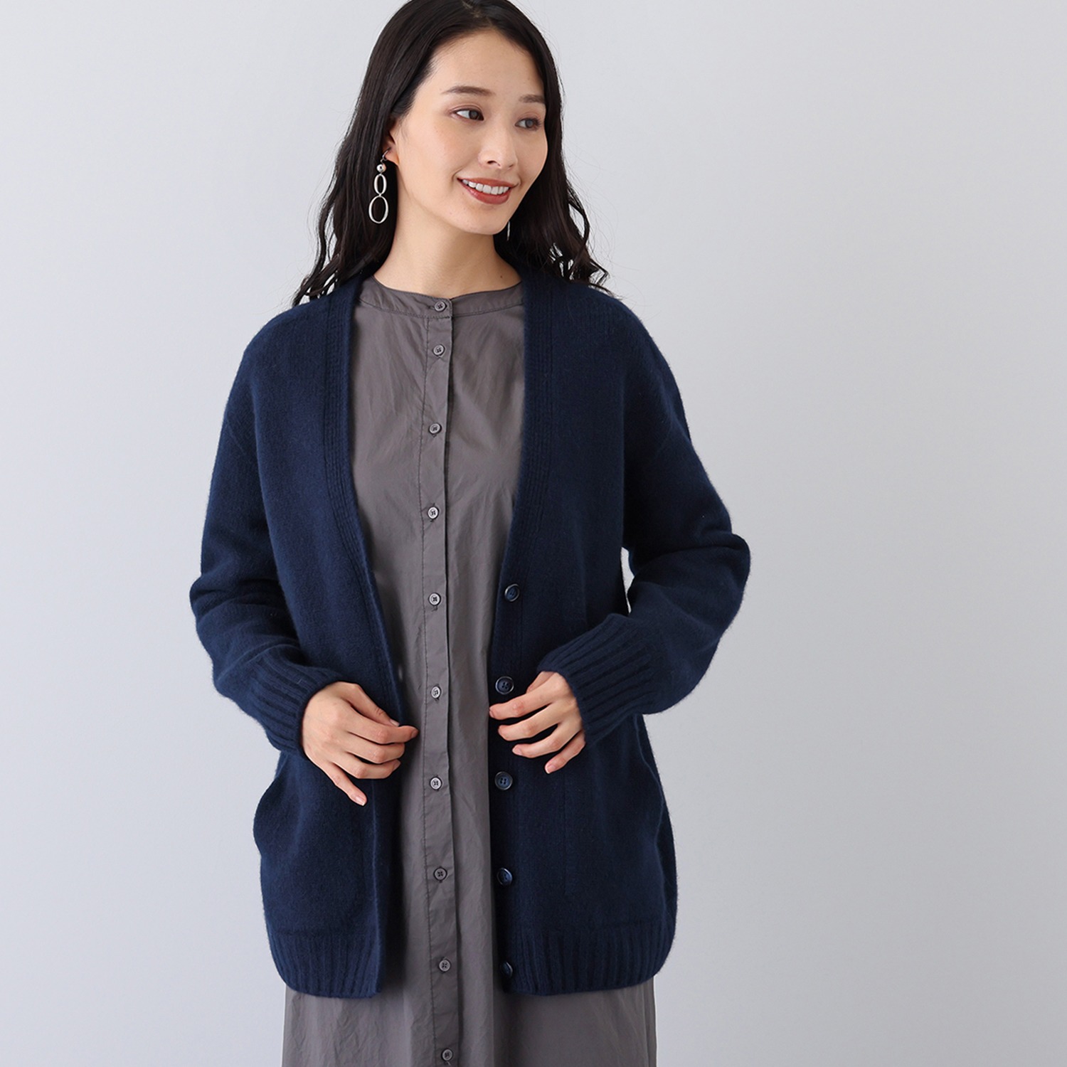 ルーエン　ローズ 内モンゴル産カシミヤ Ｖネックカーディガン