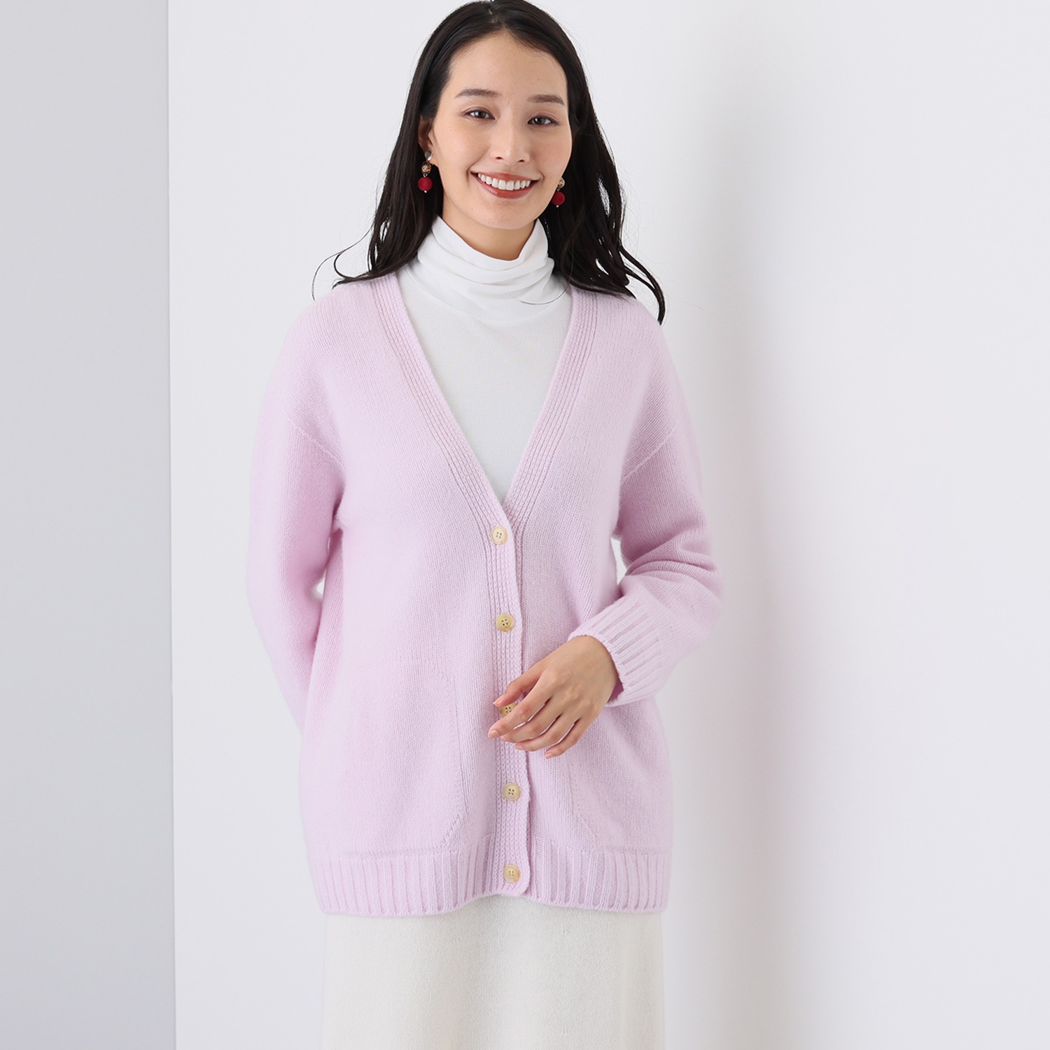 ルーエン　ローズ 内モンゴル産カシミヤ Ｖネックカーディガン