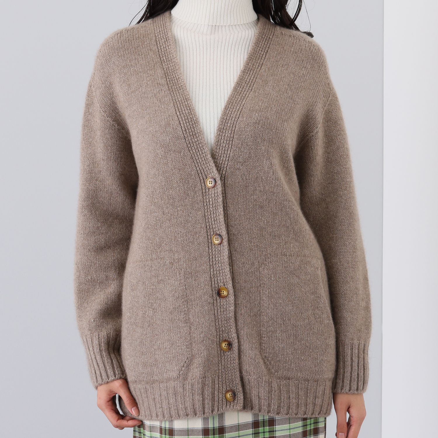 ルーエン　ローズ 内モンゴル産カシミヤ Ｖネックカーディガン