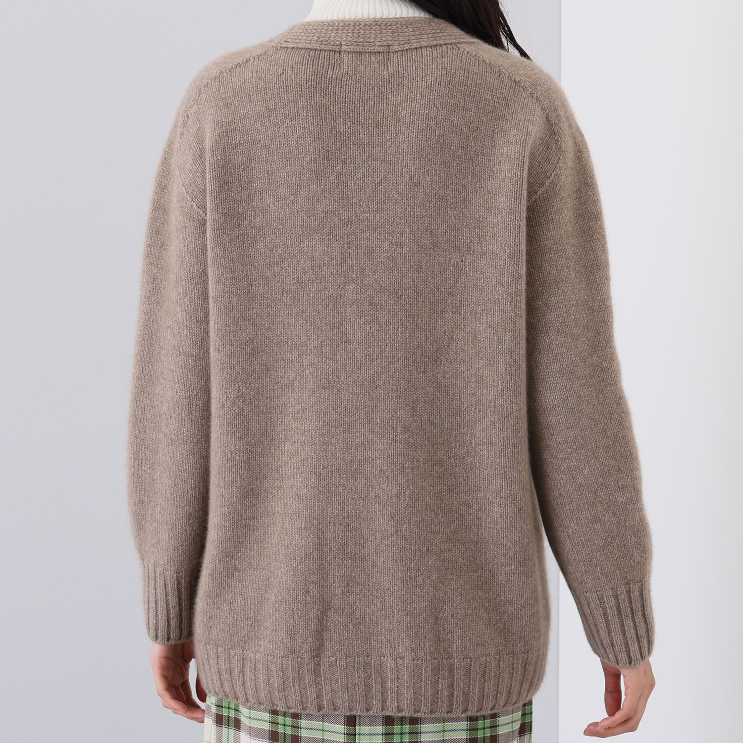 ルーエン　ローズ 内モンゴル産カシミヤ Ｖネックカーディガン