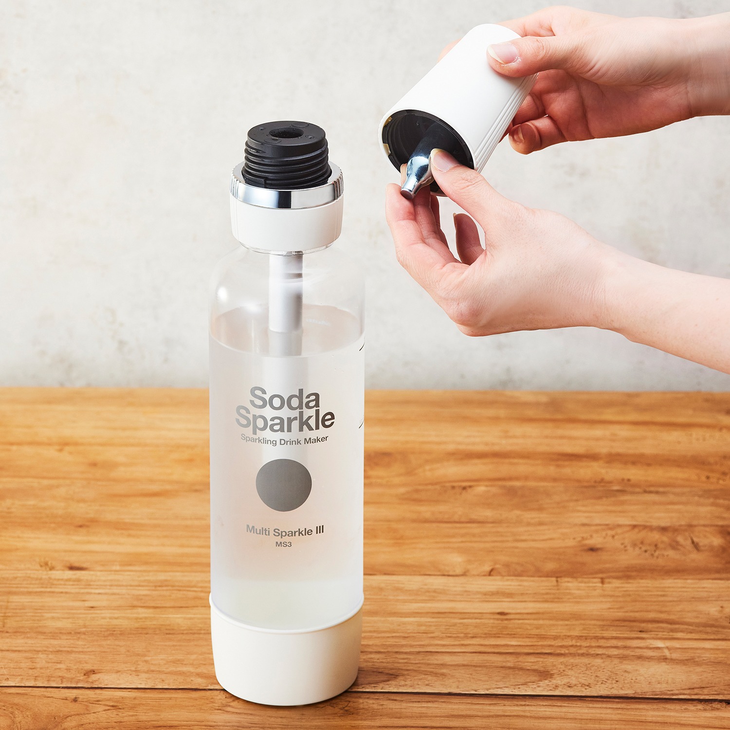 水やジュース、白ワインも 手軽にスパークリング！ ポータブル炭酸メーカー マルチスパークル３ 特別セット