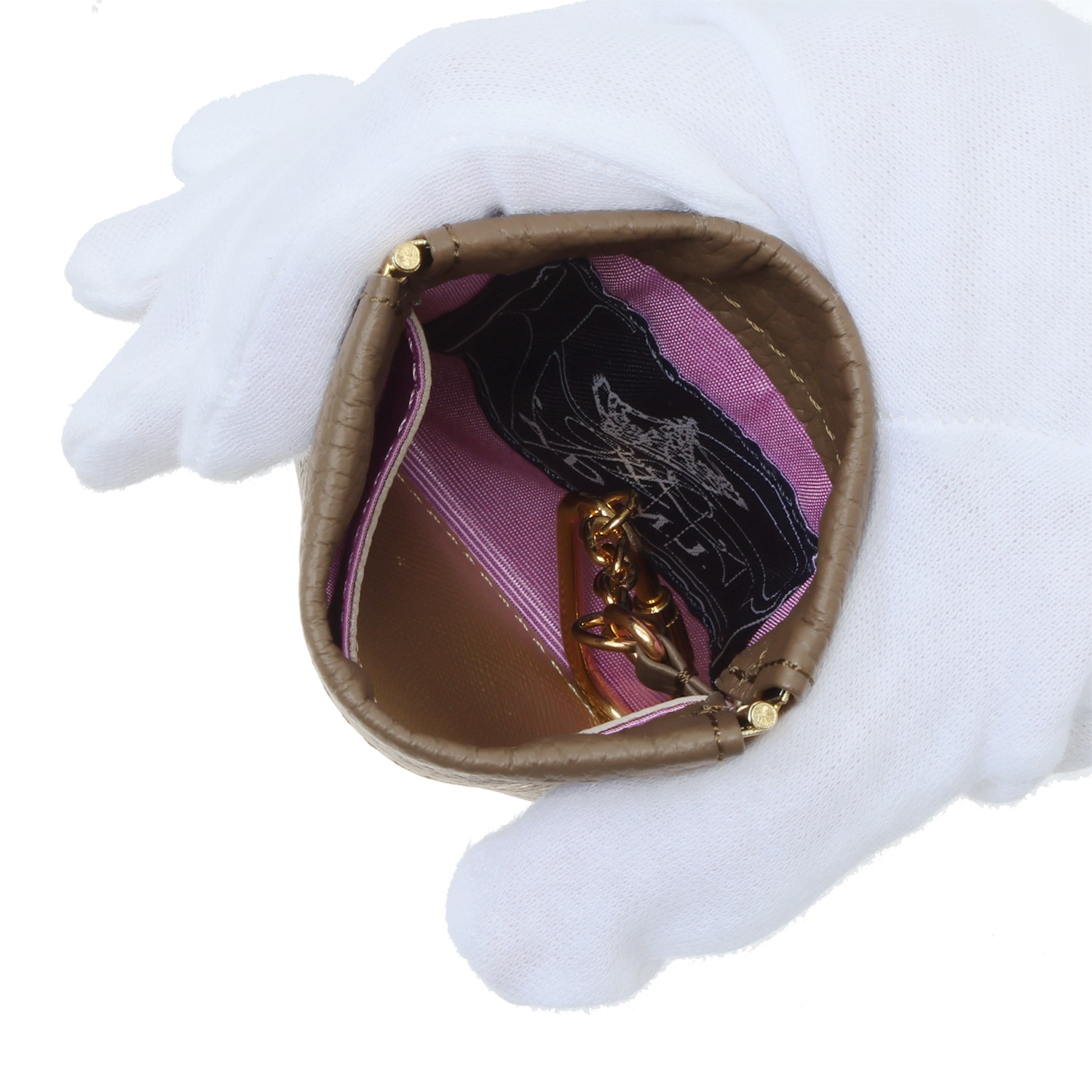 エーディーエムジェイ ＴＨＥ　ＢＥＥ 牛革シュリンク型押し チャームパス