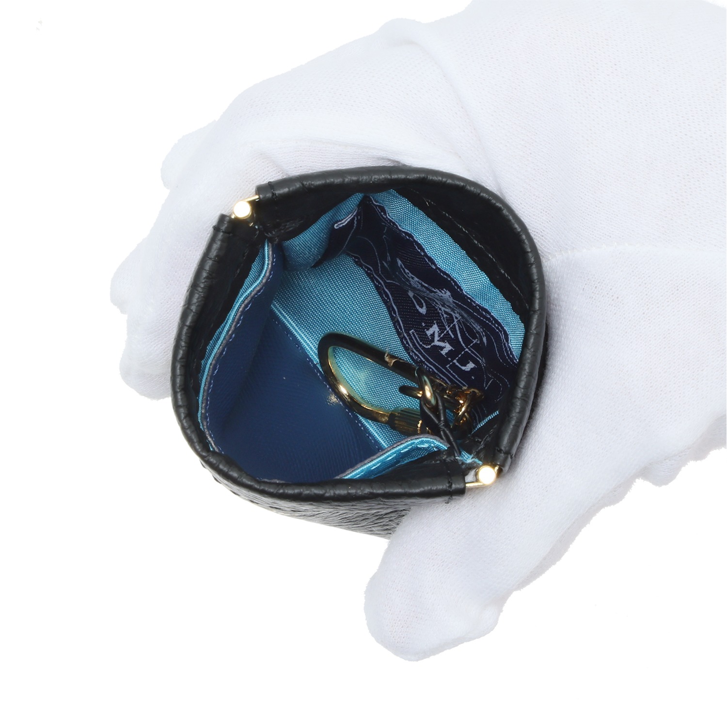 エーディーエムジェイ ＴＨＥ　ＢＥＥ 牛革シュリンク型押し チャームパス