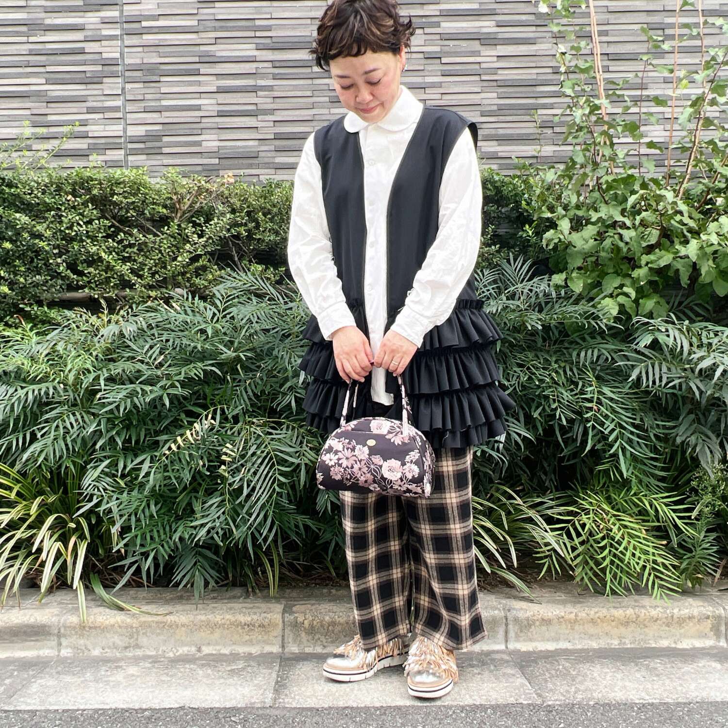 シビラ はっ水 半月ポーチバッグ＆ チェーン付ミラー