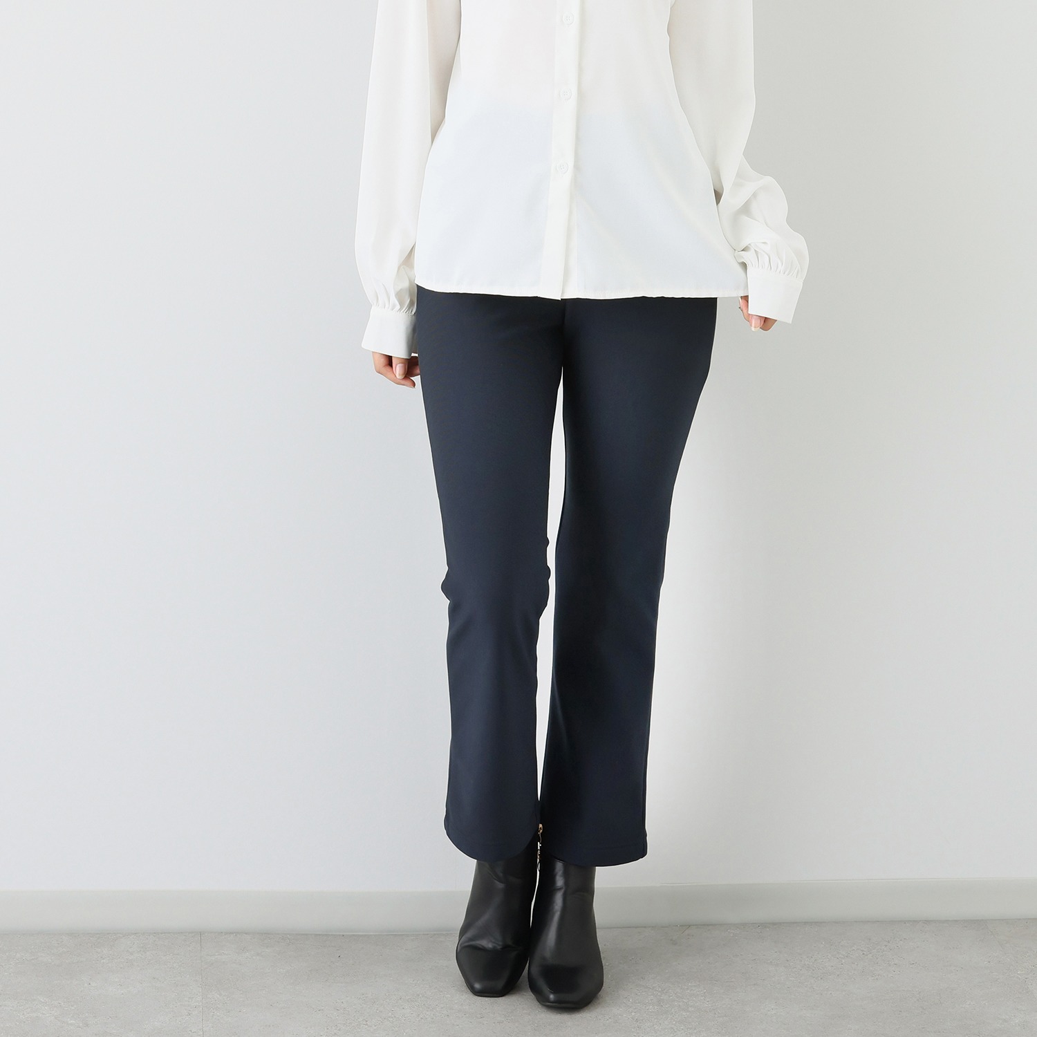 ラ・シュシュ 蓄熱保温・防シワ トリコット美起毛 ストレートパンツ ＜股下６８ｃｍ＞