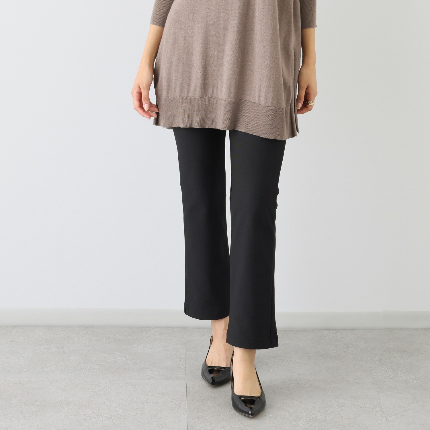 ラ・シュシュ 蓄熱保温・防シワ トリコット美起毛 ストレートパンツ ＜股下６８ｃｍ＞