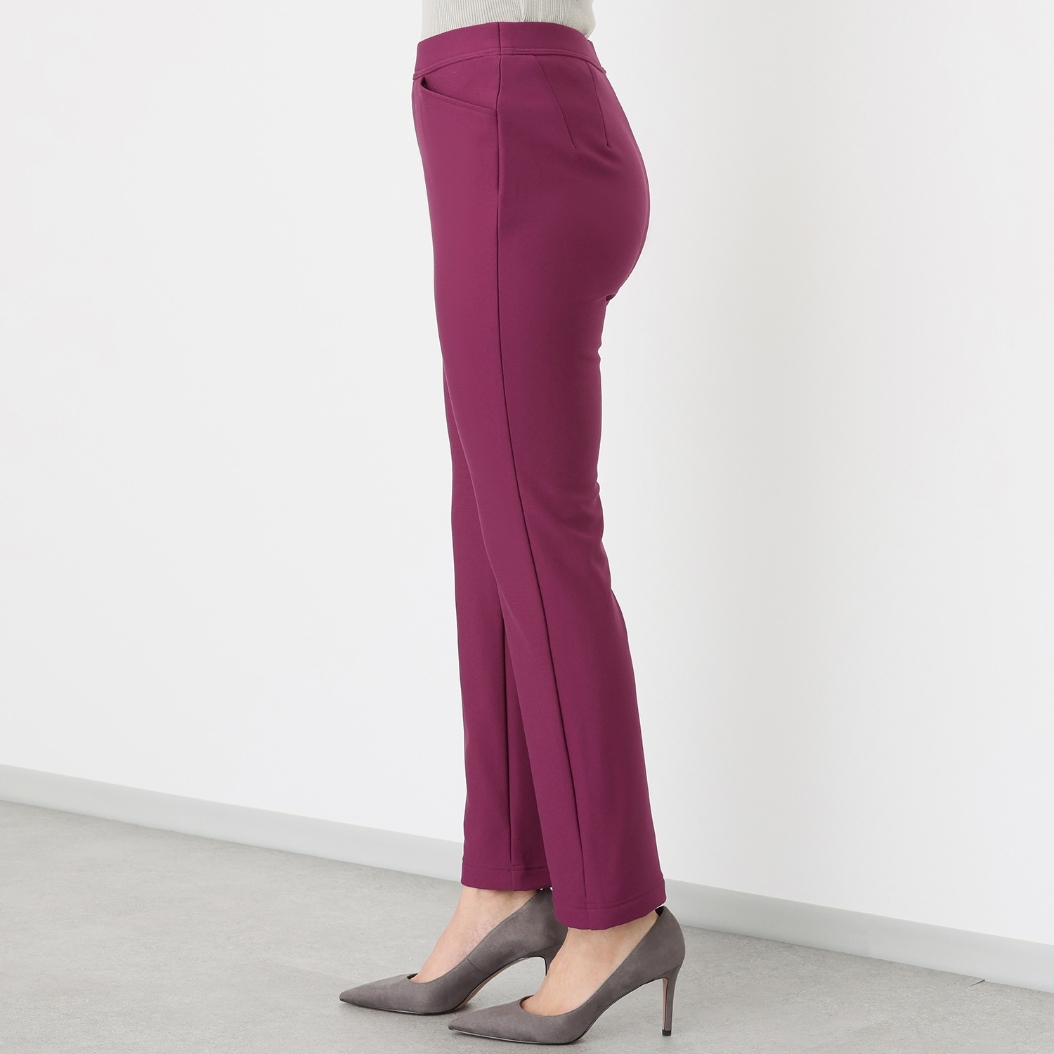 ラ・シュシュ 蓄熱保温・防シワ トリコット美起毛 ストレートパンツ ＜股下６８ｃｍ＞