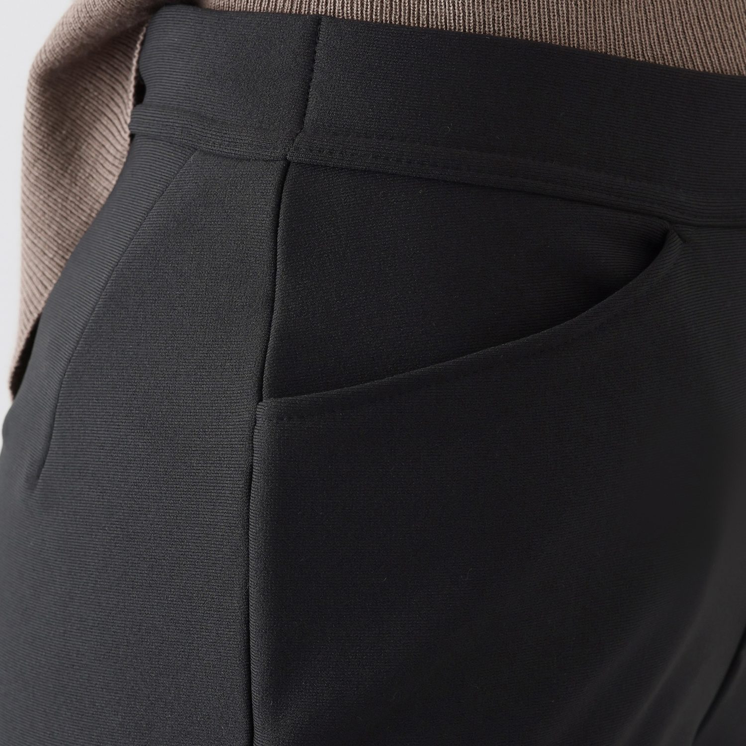 ラ・シュシュ 蓄熱保温・防シワ トリコット美起毛 ストレートパンツ ＜股下６８ｃｍ＞