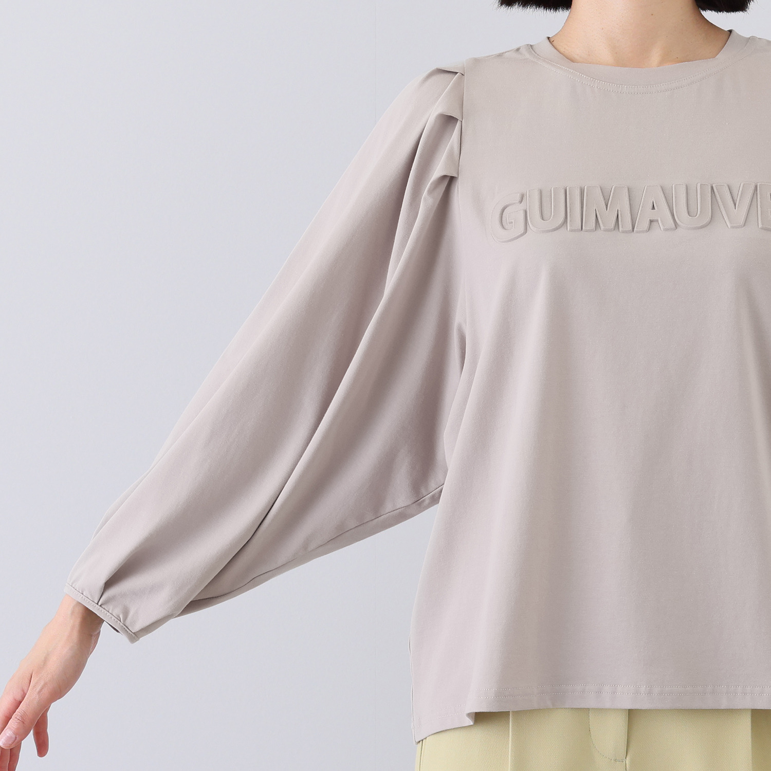 アリュメット エンボスロゴ プルオーバー