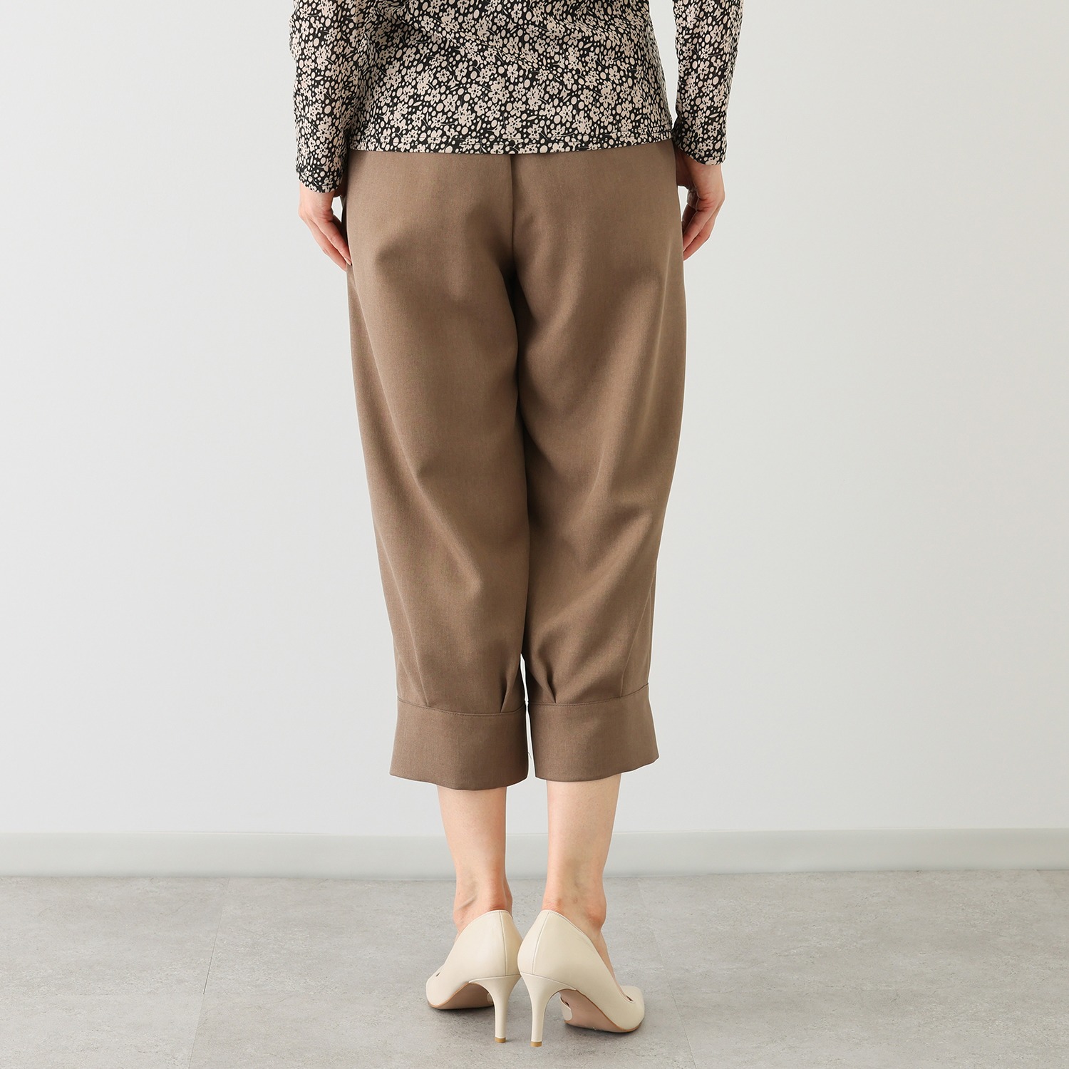 ダジュール 裾タックデザインパンツ