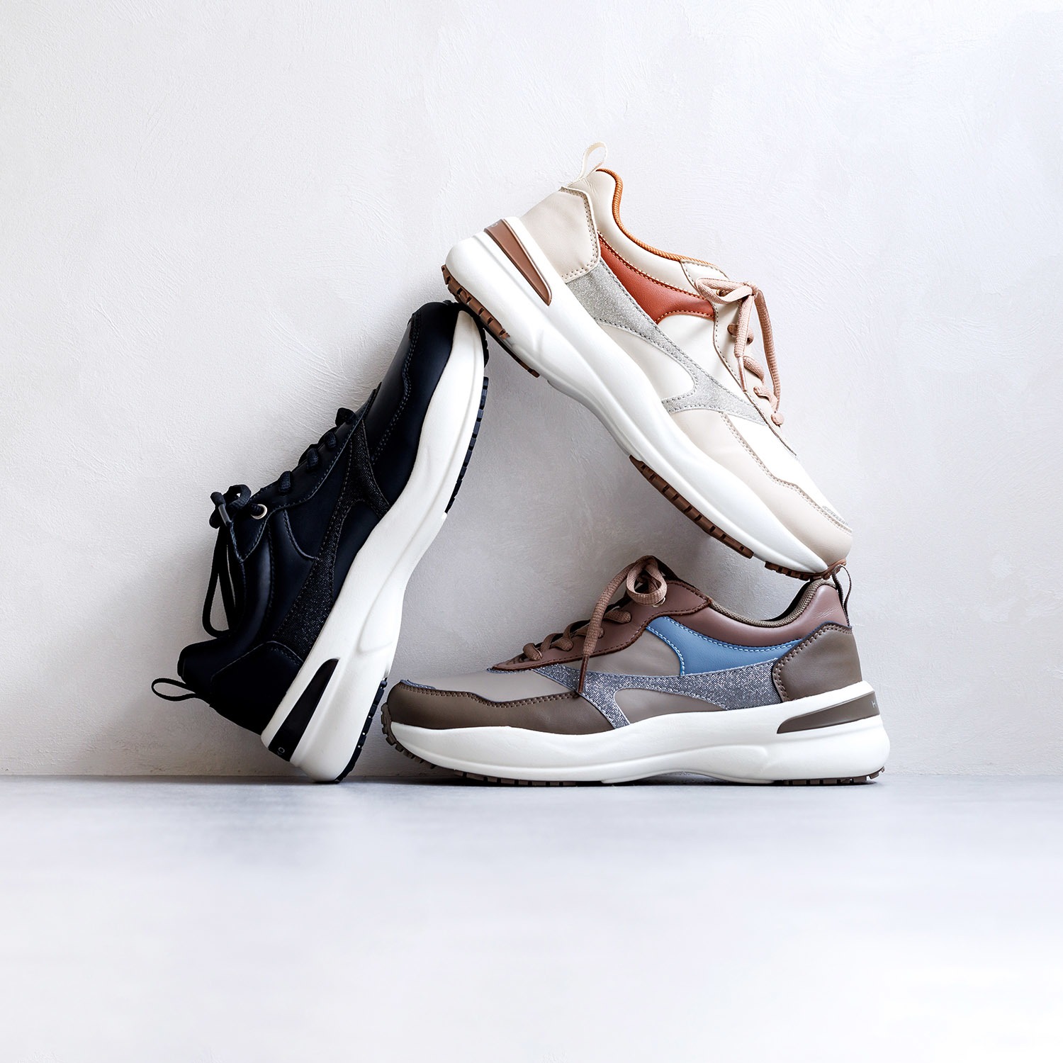 卑弥呼 はっ水アクションレザー グリッター軽量スニーカー