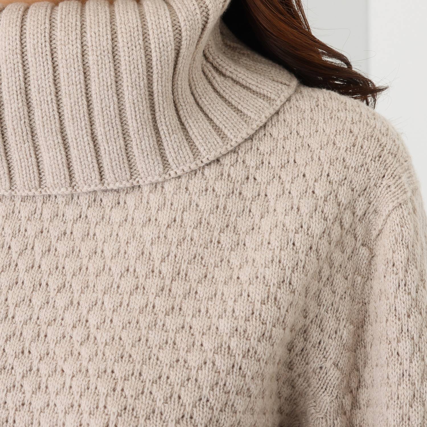 クルチアーニ ウールカシミヤ ポップコーン編 タートルネックニット