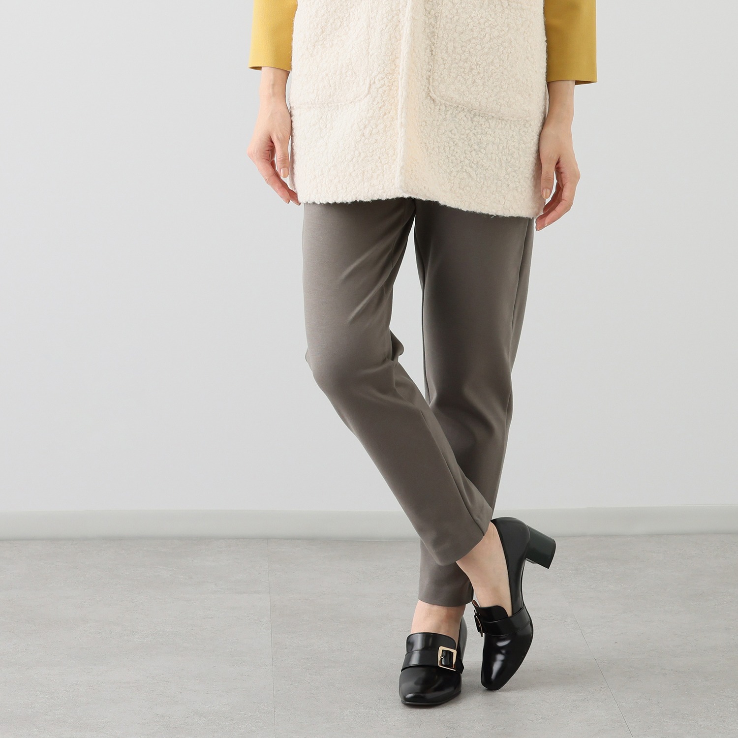 上質ごこち 尾州のこだわり ＭＩＹＡＢＩ バイカラー あたたかテーパードパンツ
