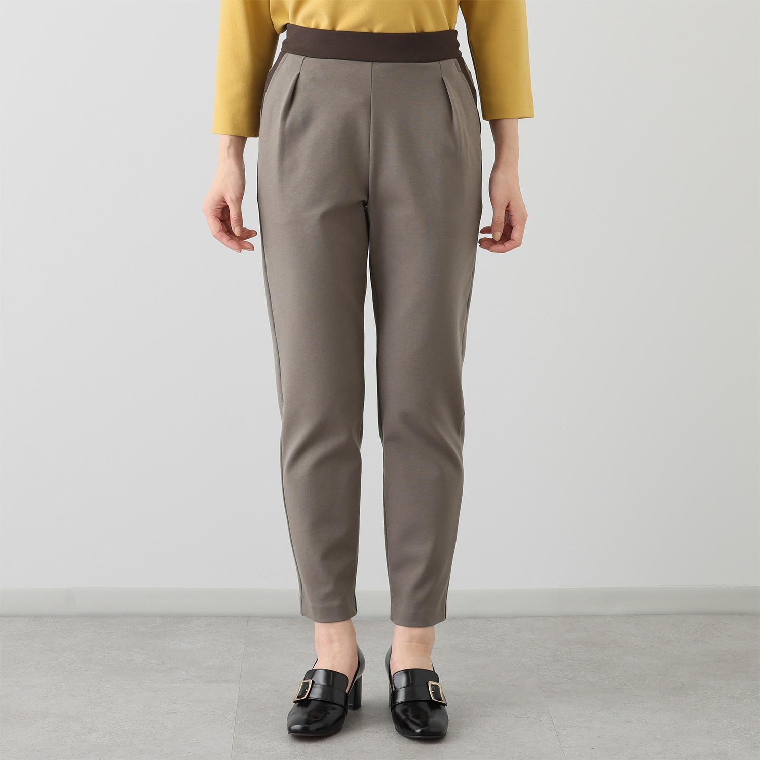 上質ごこち 尾州のこだわり ＭＩＹＡＢＩ バイカラー あたたかテーパードパンツ