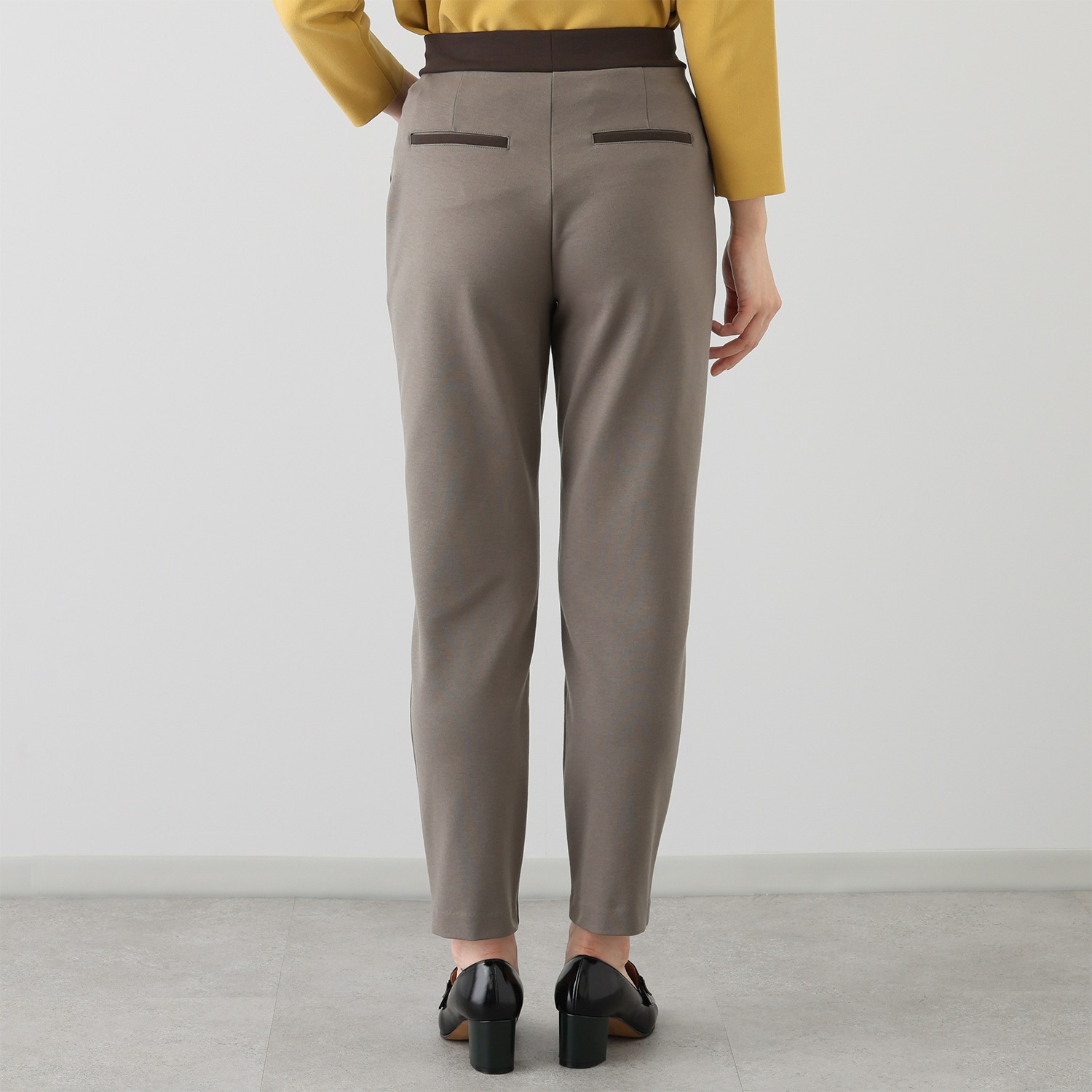 上質ごこち 尾州のこだわり ＭＩＹＡＢＩ バイカラー あたたかテーパードパンツ