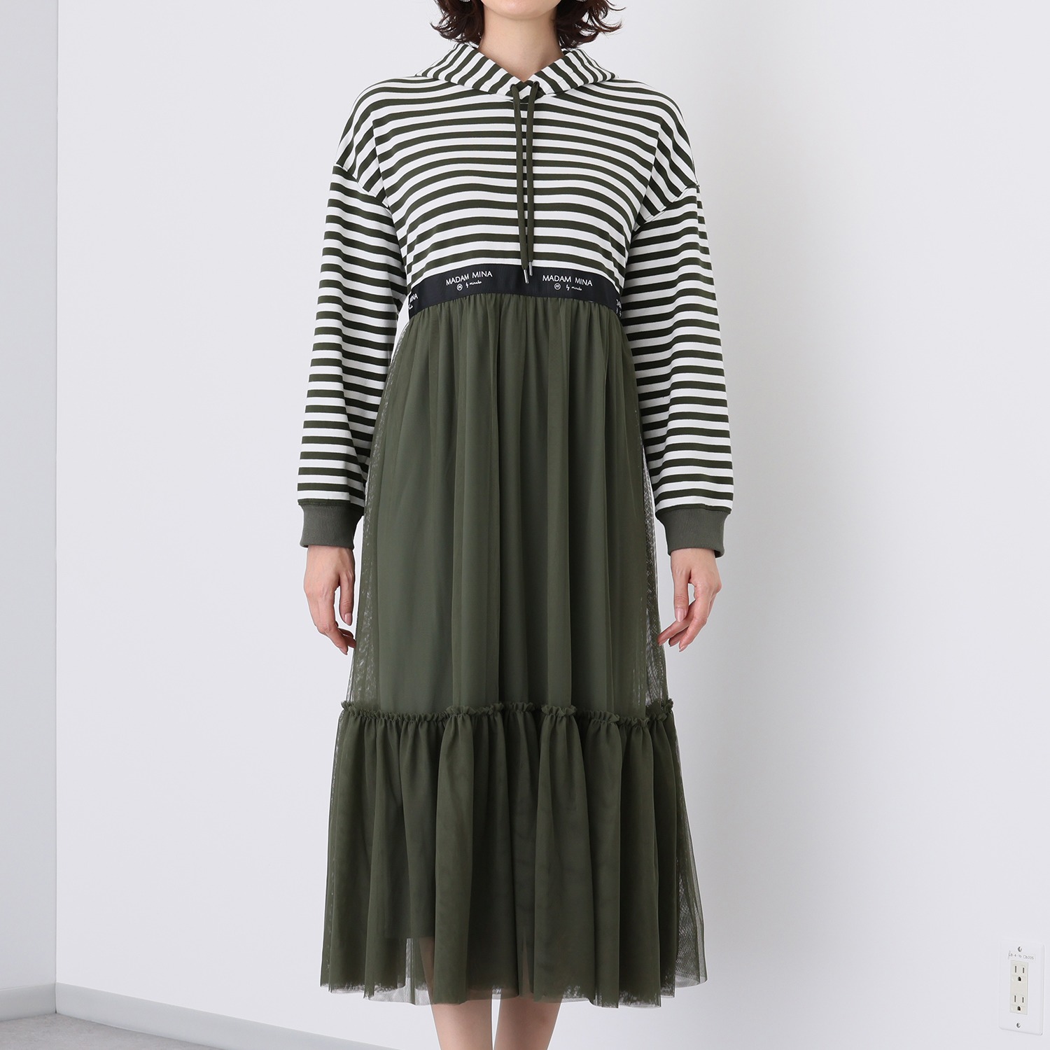 マダムミーナ ボーダー裏毛＆チュール ロゴテープアクセント ワンピース