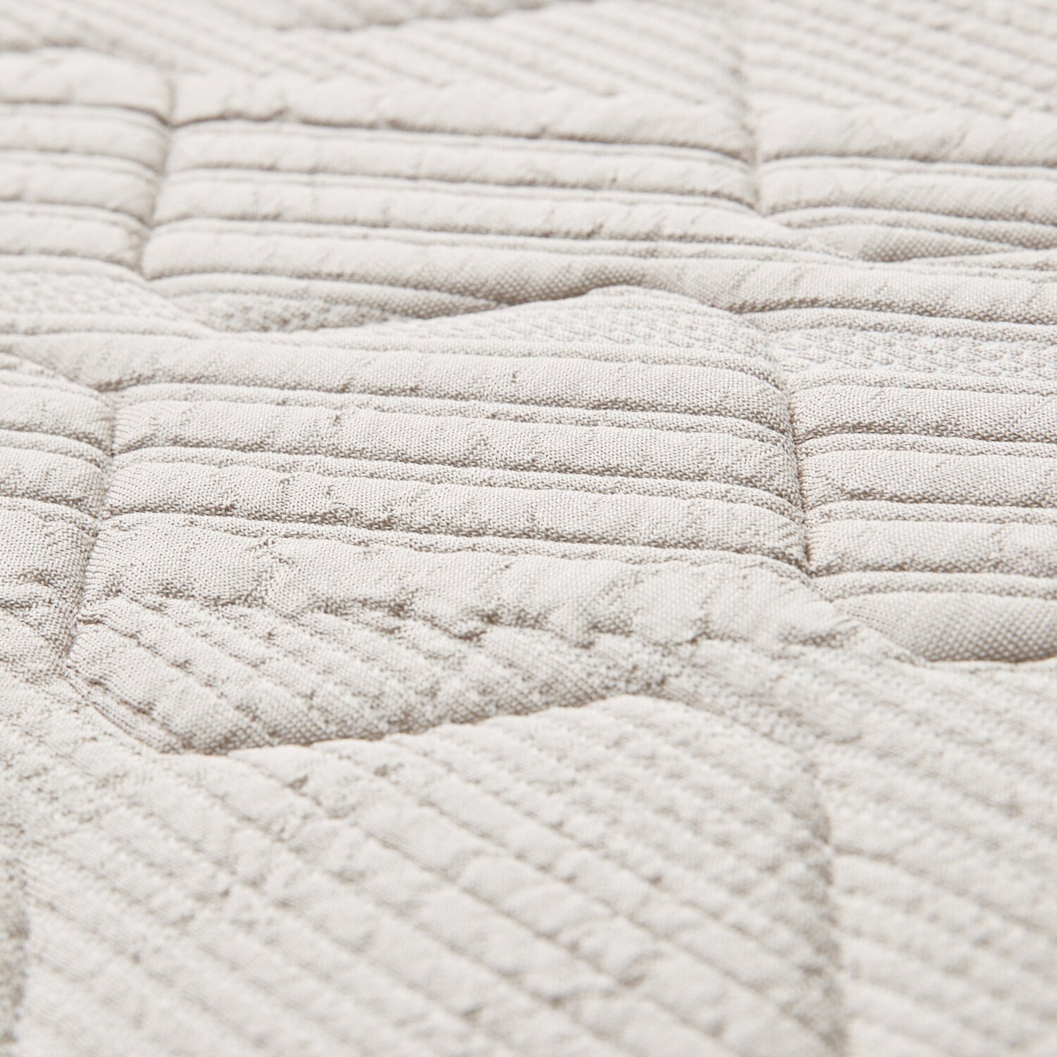 贅沢な厚みと弾力性で、 リビングの寛ぎシーンを 快適に♪ 通気性抜群 ブレスエアーレガリス マルチマットレス