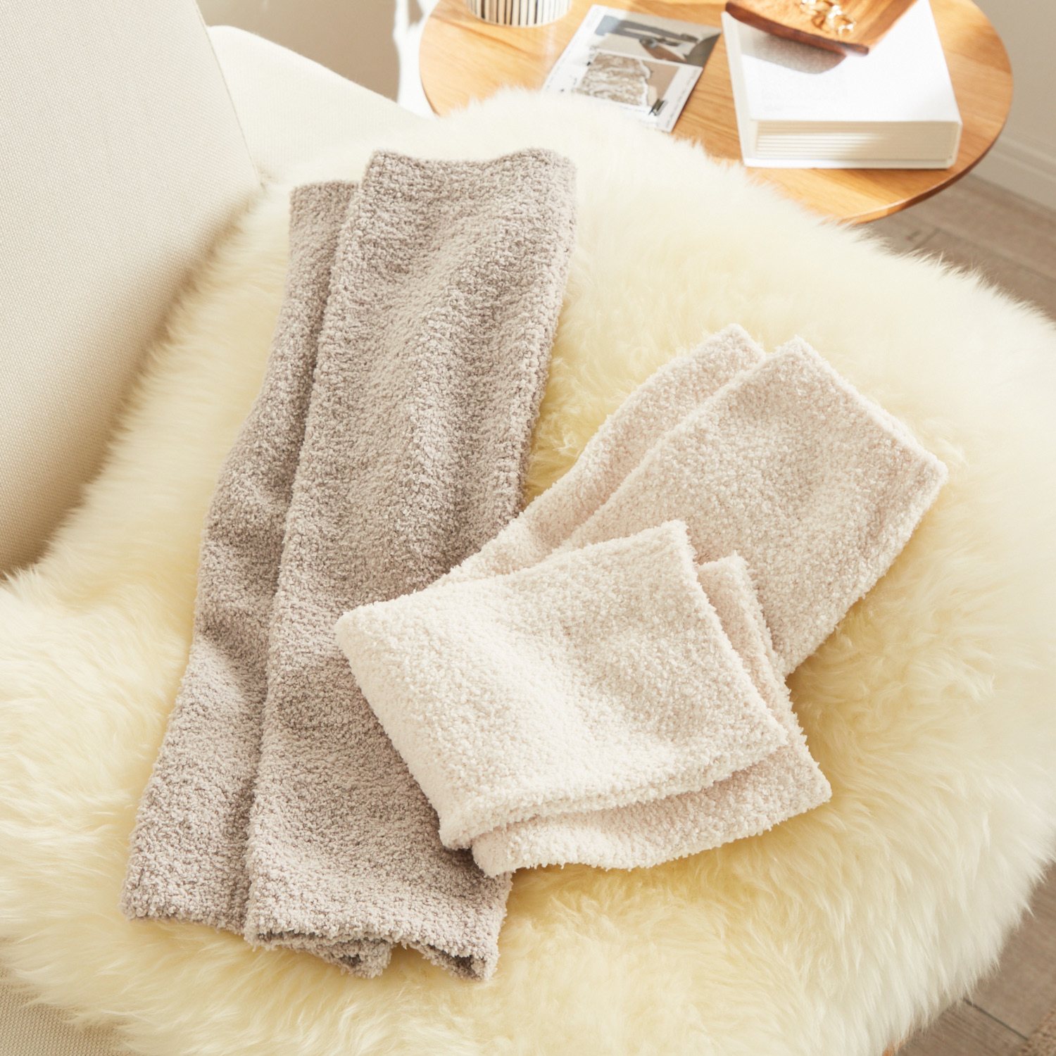 大津毛織 吸湿発熱ホットテックス ふわふわモコモコ ファンシーヤーン レッグウォーマー ２色セット