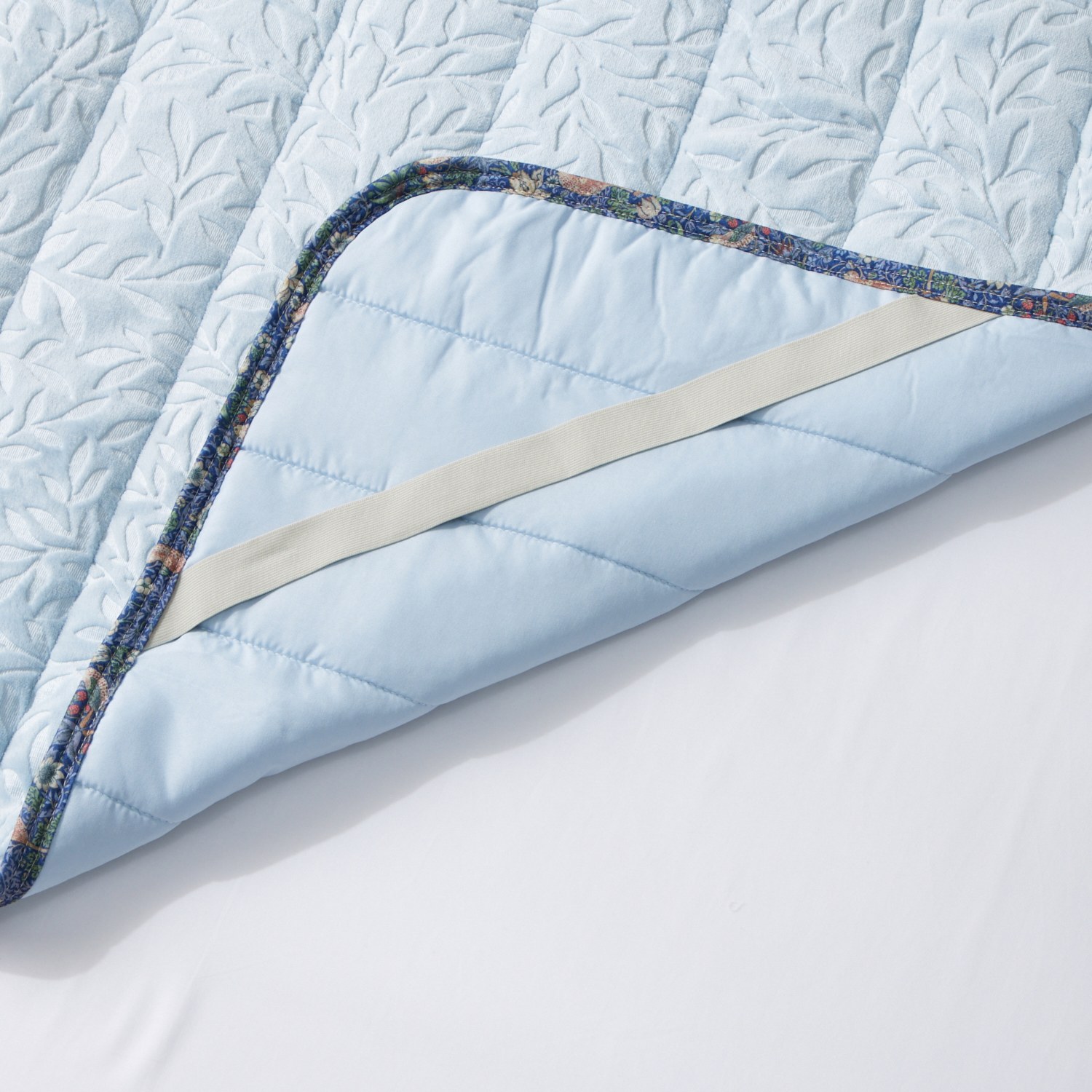 モリスギャラリー いちご泥棒 あったか型押し 敷きパッド ＜シングル＞