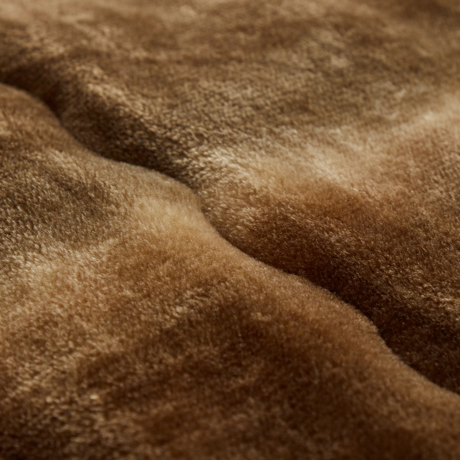 快眠博士 ダブル発熱で極上の暖かさ カルドニード・ノッテ３ リッチファー風 リビングマット ＜１３０×１８０ｃｍ＞