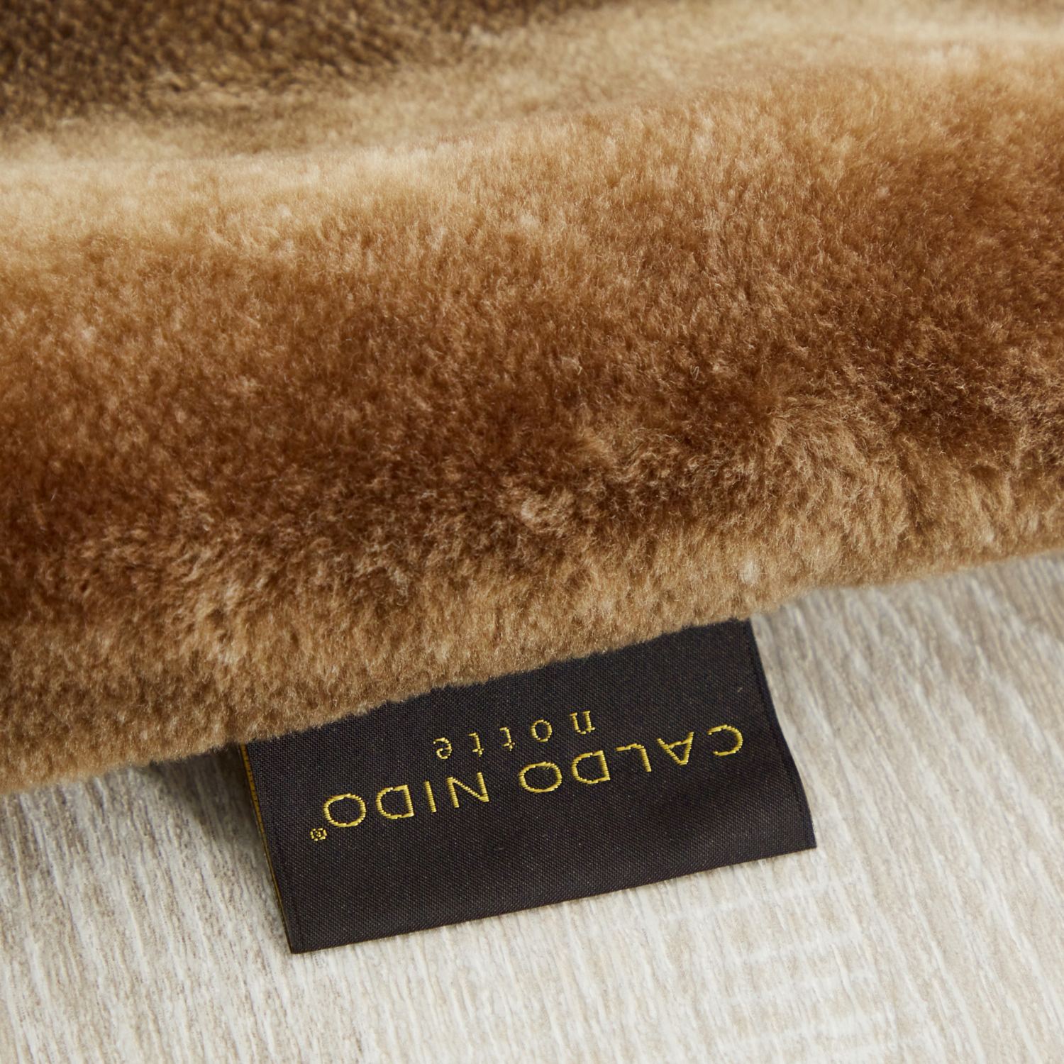 快眠博士 ダブル発熱で極上の暖かさ カルドニード・ノッテ３ リッチファー風 リビングマット ＜１８０×２３０ｃｍ＞