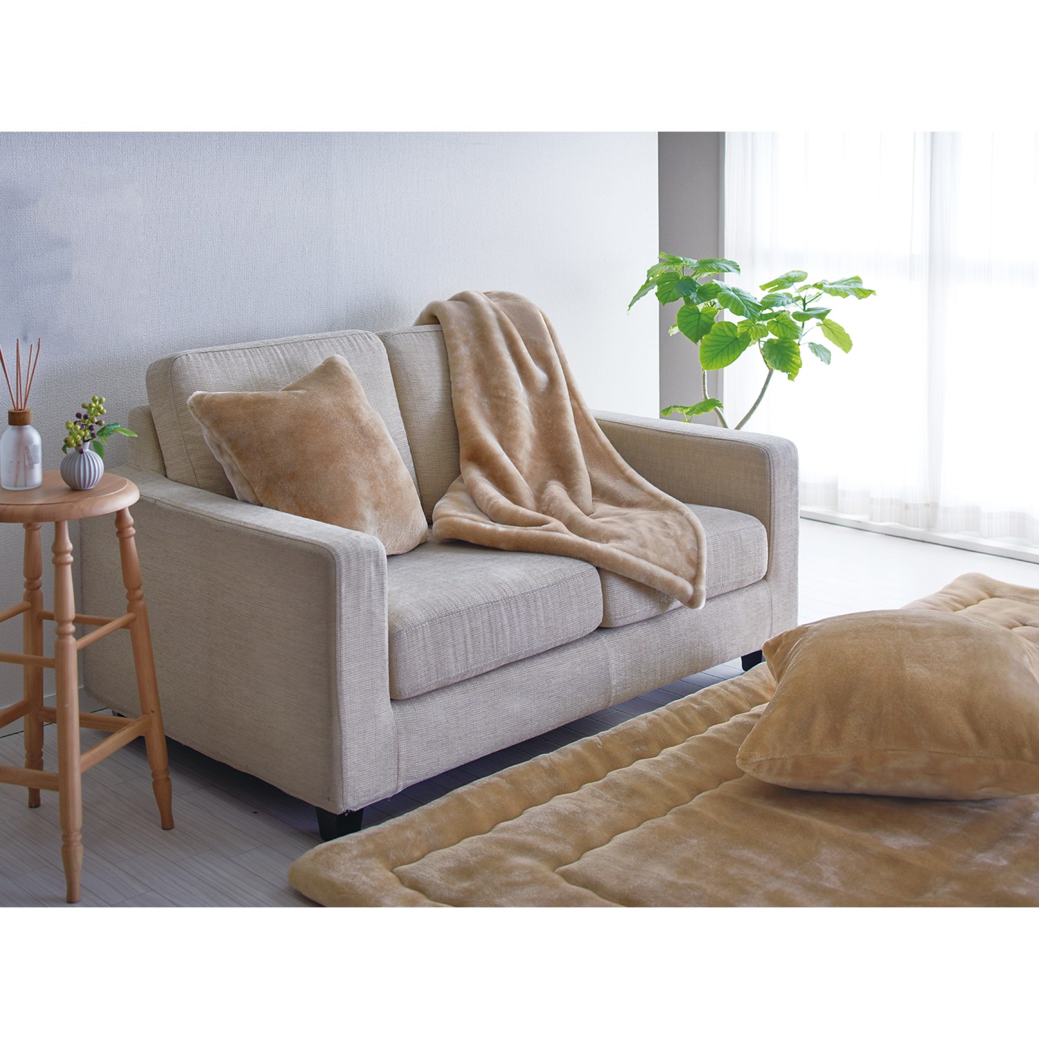 快眠博士 ダブル発熱で極上の暖かさ カルドニード・ノッテ３ リッチファー風クッション ＜４５×４５ｃｍ＞