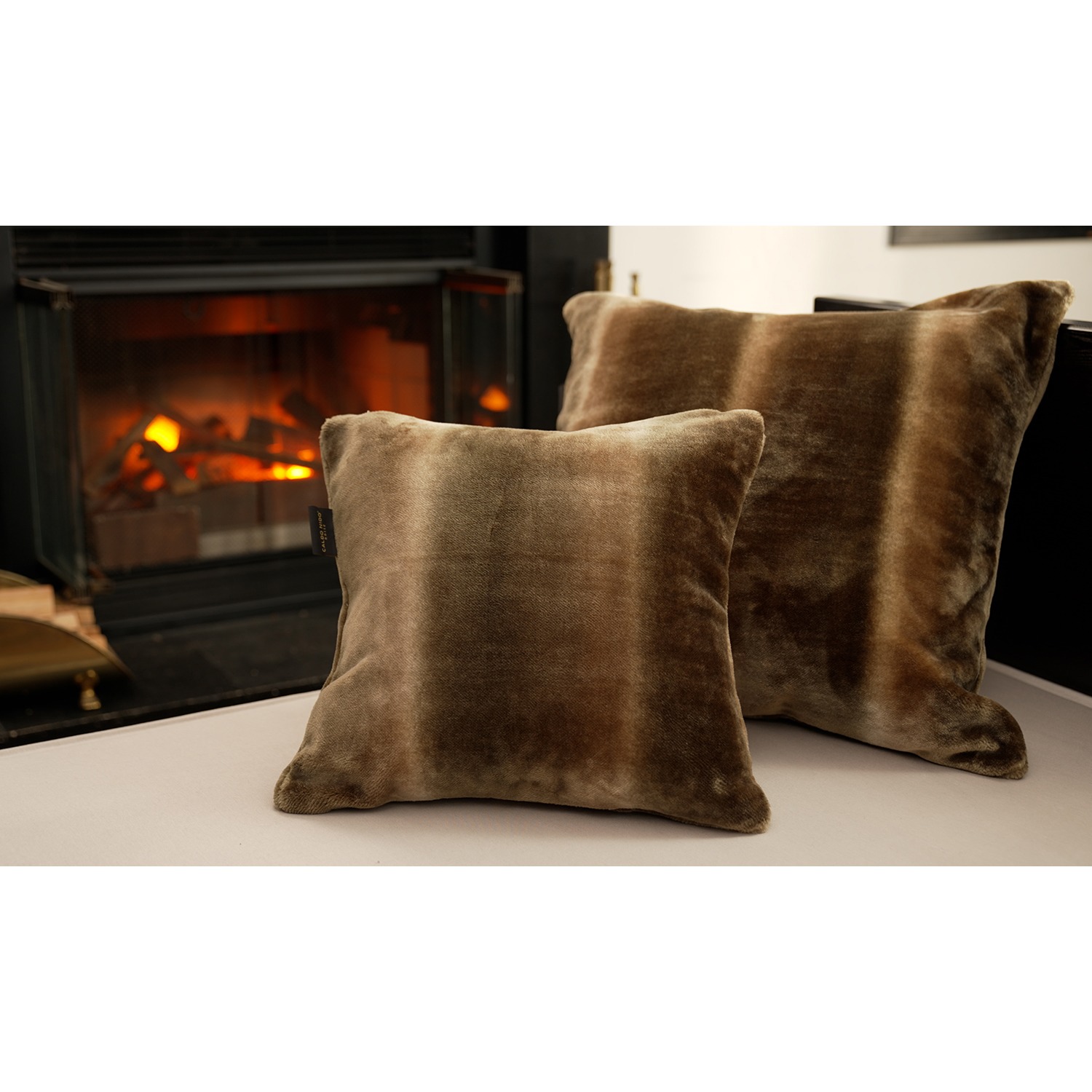 快眠博士 ダブル発熱で極上の暖かさ カルドニード・ノッテ３ リッチファー風クッション ＜４５×４５ｃｍ＞