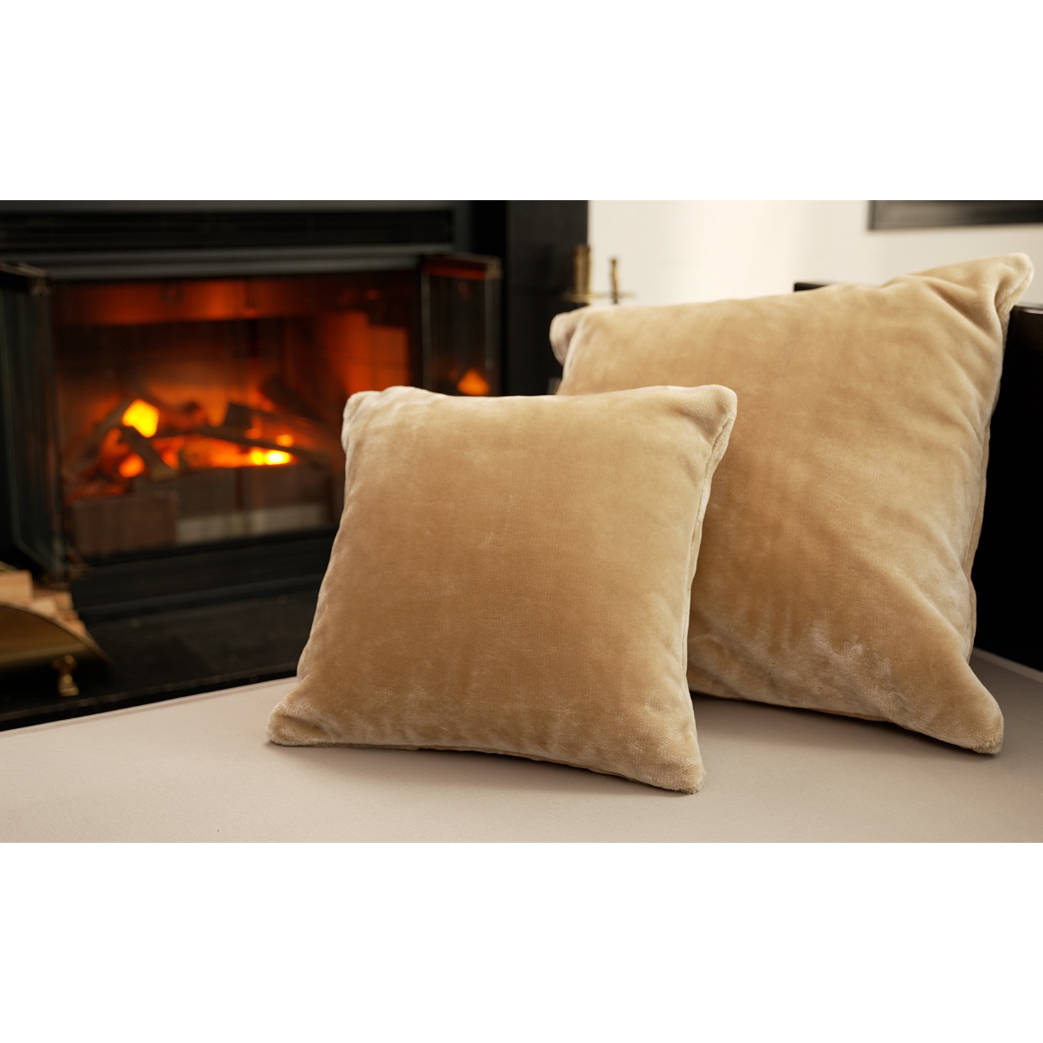 快眠博士 ダブル発熱で極上の暖かさ カルドニード・ノッテ３ リッチファー風クッション ＜４５×４５ｃｍ＞