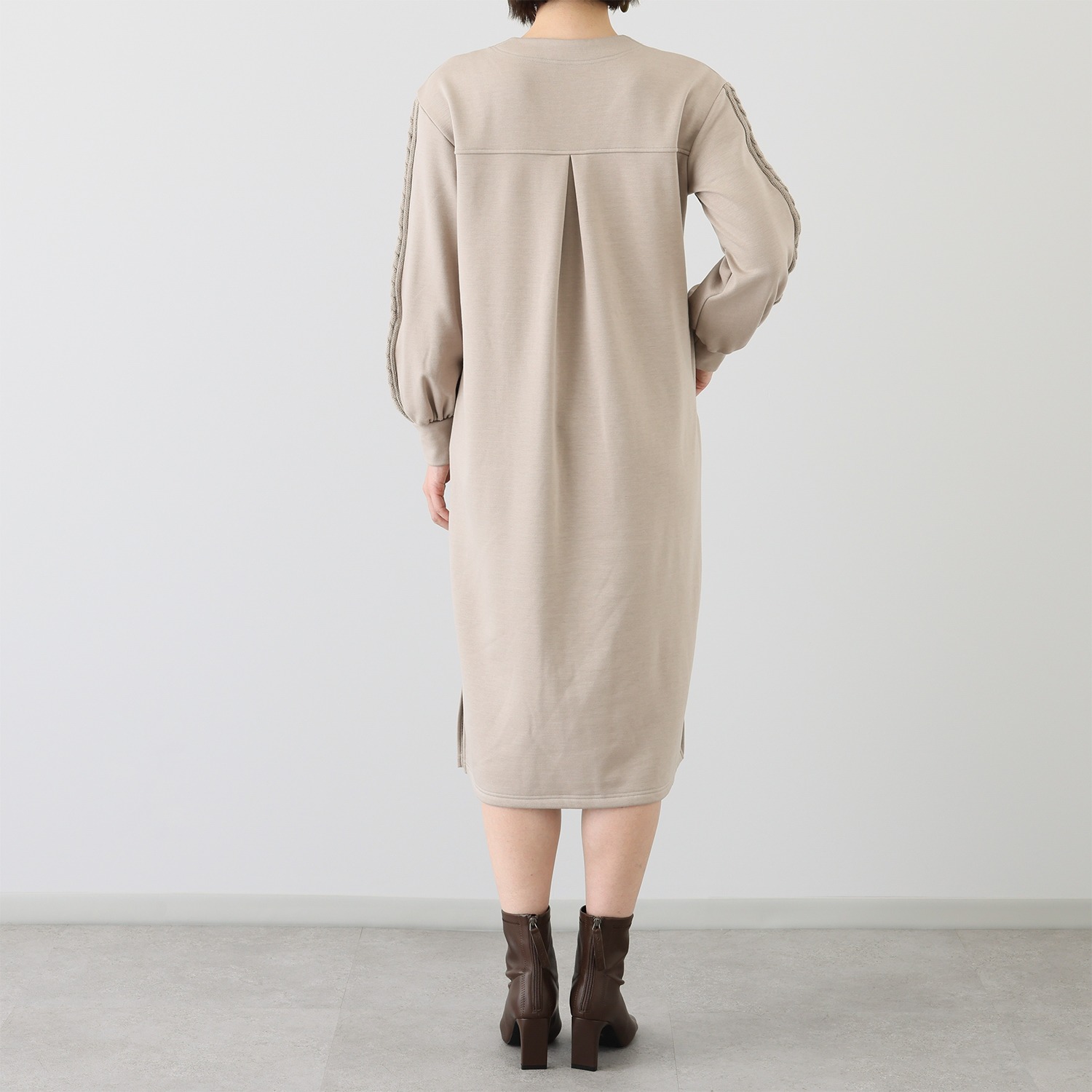 アンリック　オー　ブルー 裏起毛ソフトジャージー ケーブルニットアクセント ワンピース