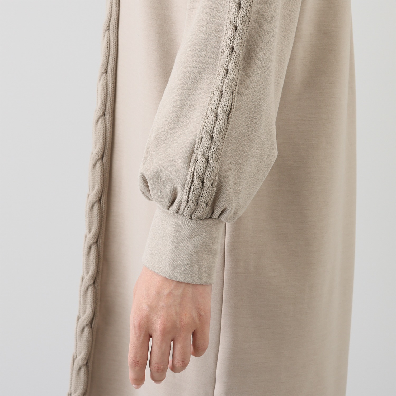 アンリック　オー　ブルー 裏起毛ソフトジャージー ケーブルニットアクセント ワンピース