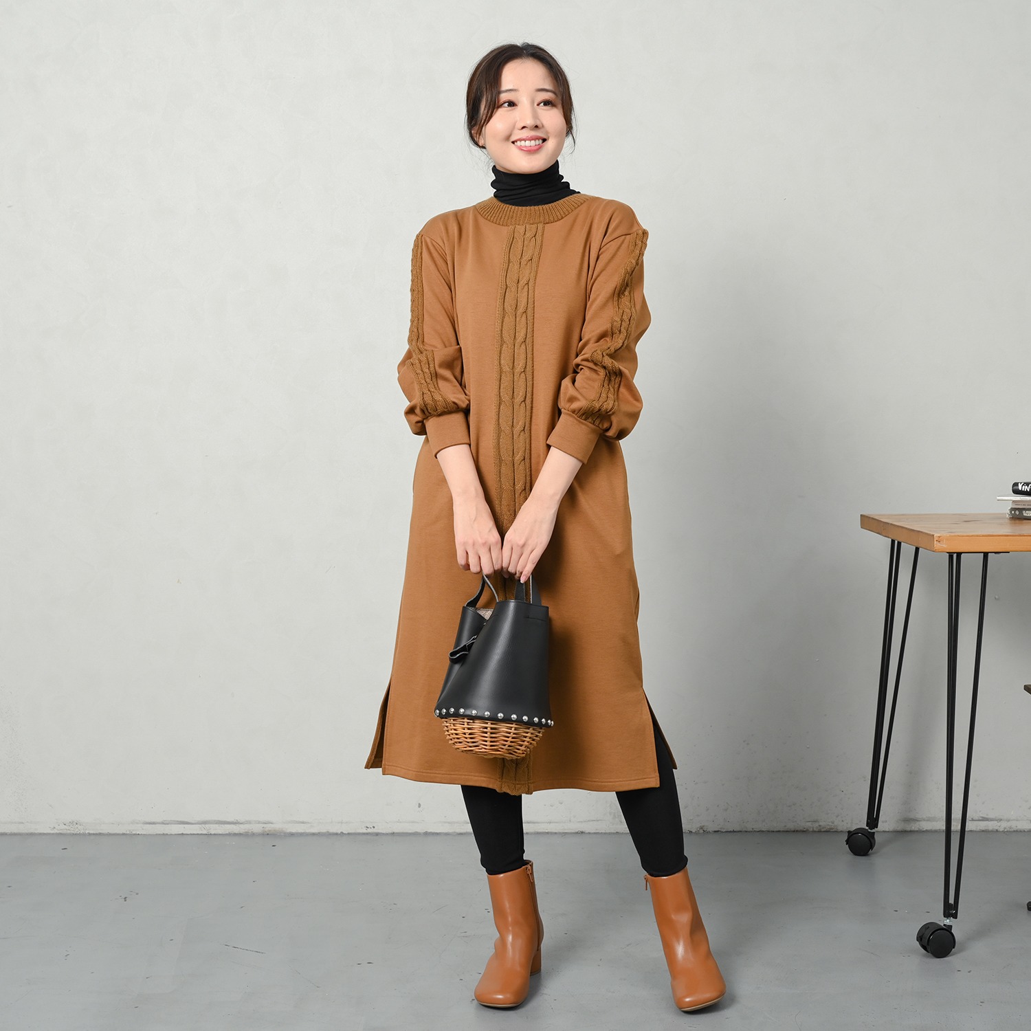 アンリック　オー　ブルー 裏起毛ソフトジャージー ケーブルニットアクセント ワンピース