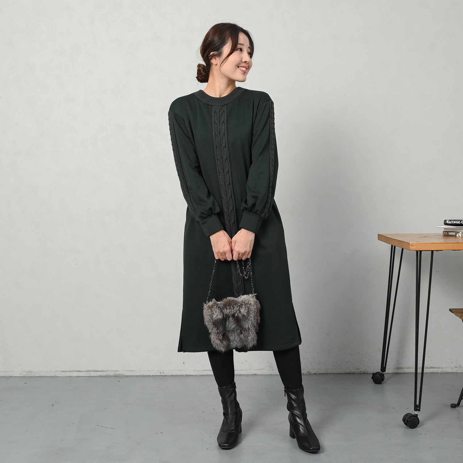 アンリック　オー　ブルー 裏起毛ソフトジャージー ケーブルニットアクセント ワンピース