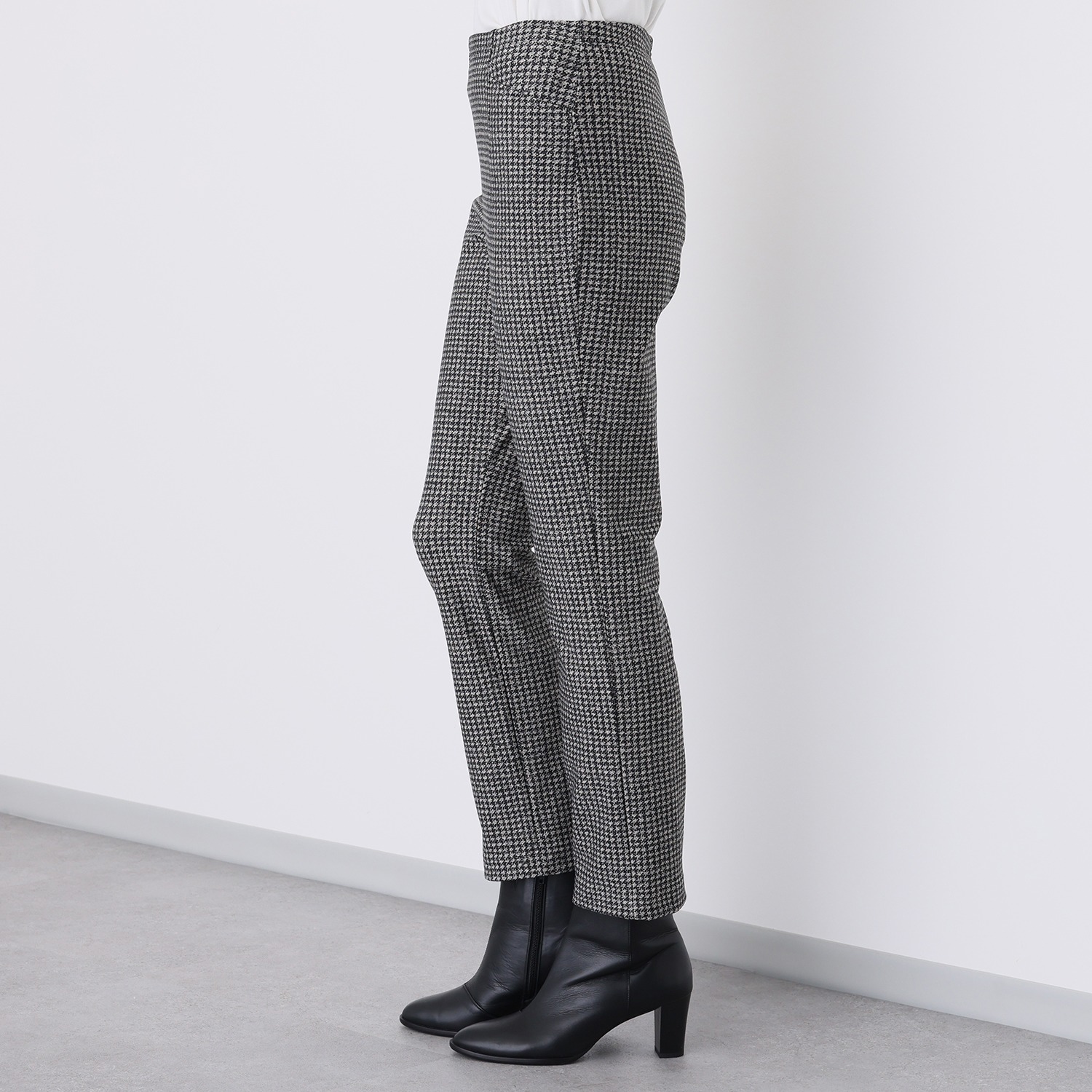 ピーツー 吸湿発熱・吸放湿　裏起毛 プリントストレートパンツ ＜股下６４ｃｍ＞