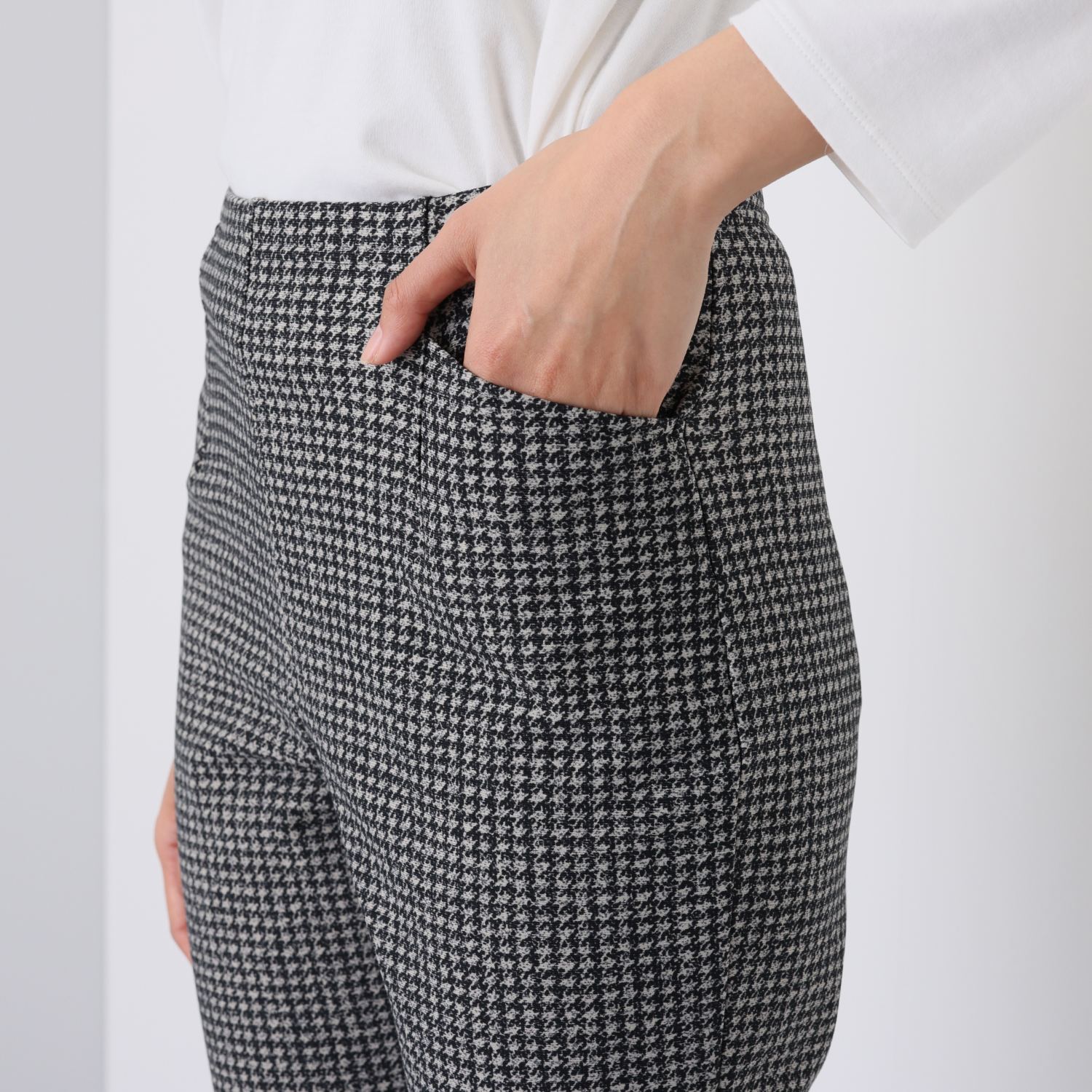 ピーツー 吸湿発熱・吸放湿　裏起毛 プリントストレートパンツ ＜股下６４ｃｍ＞