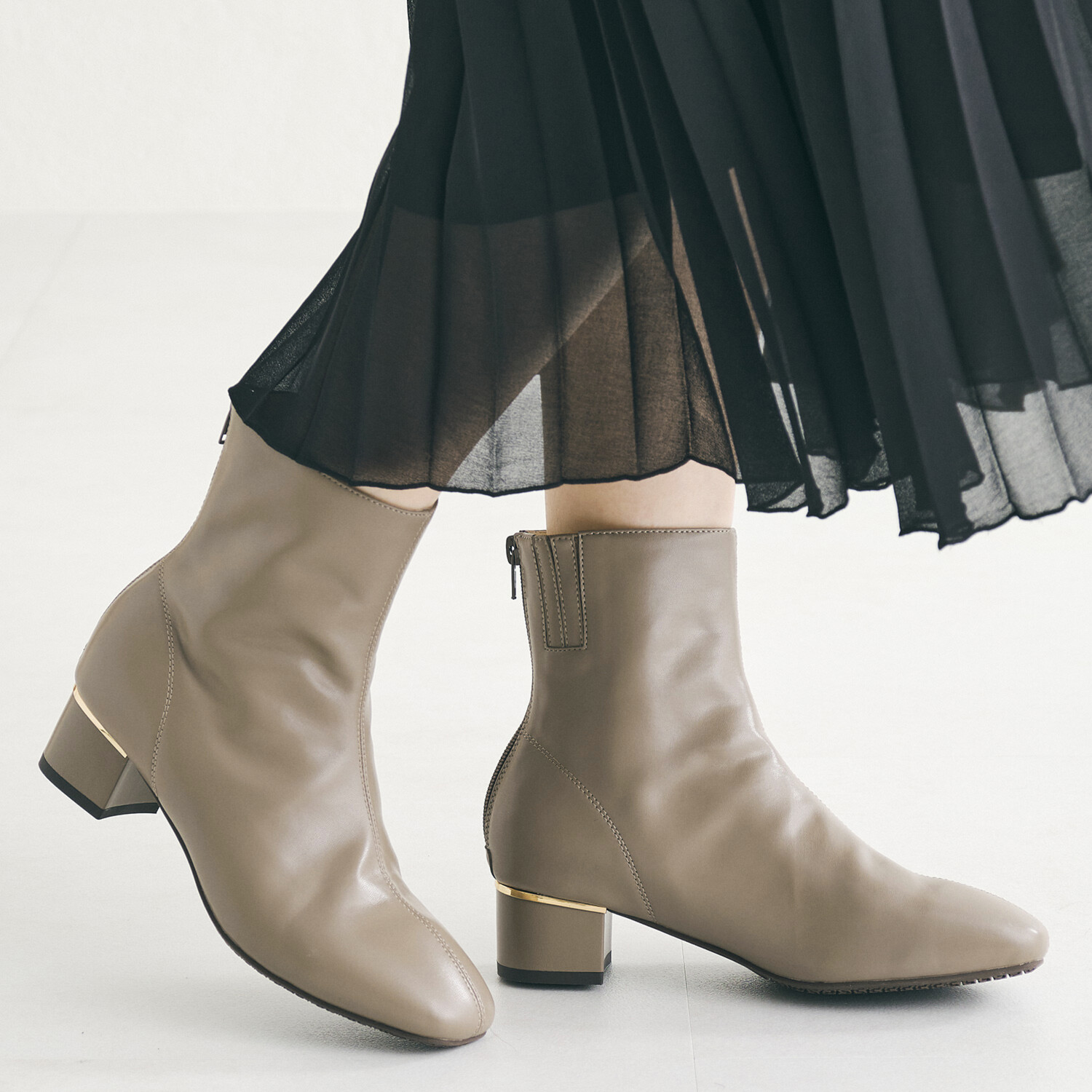 オリエンタルトラフィック やわらかな履き心地 ソフトフェイクレザー メタリックライン ショートブーツ