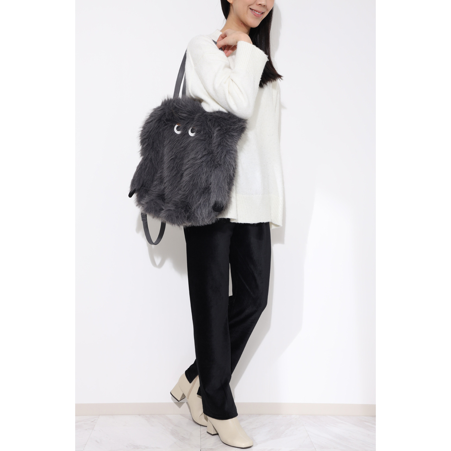 ルートート 触って癒され、見て癒され 楽しめる ２ウェイトートバッグ “クリプティッド”