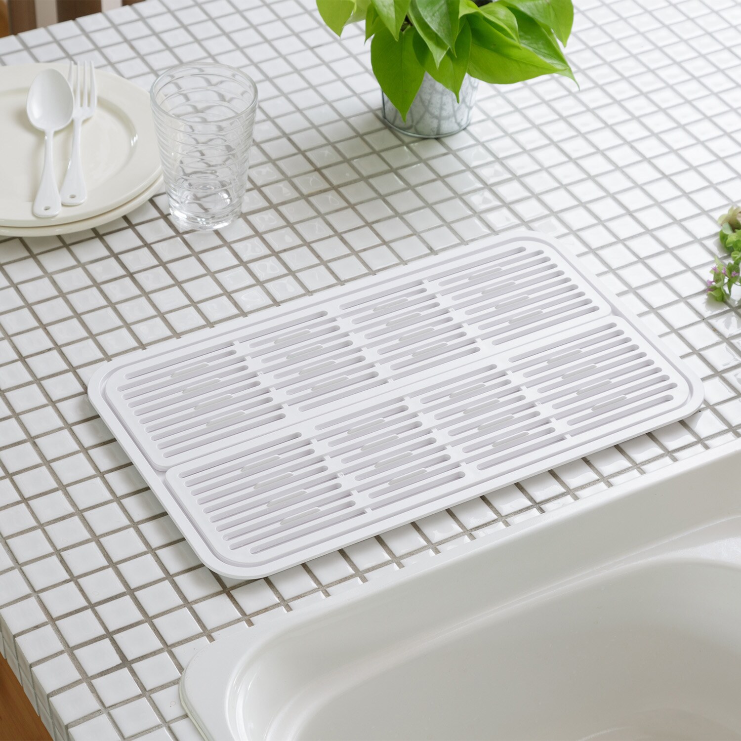 キッチンに合わせ 自由に拡張、配置できる 洗い桶になる 水切りケース＆ 水切りトレー