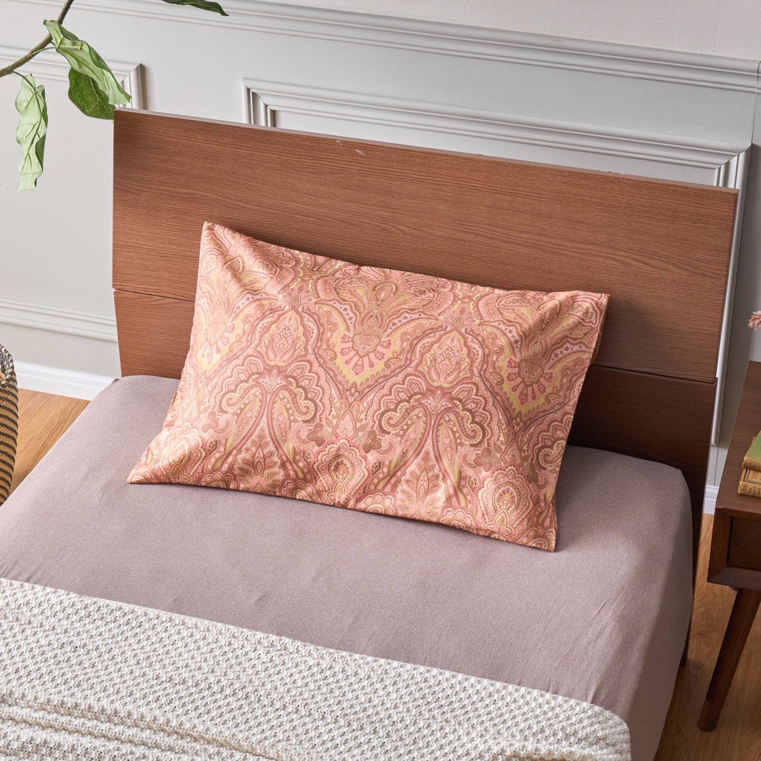 西川 綿１００％ ペイズリーモティーフ ピローケース２枚組