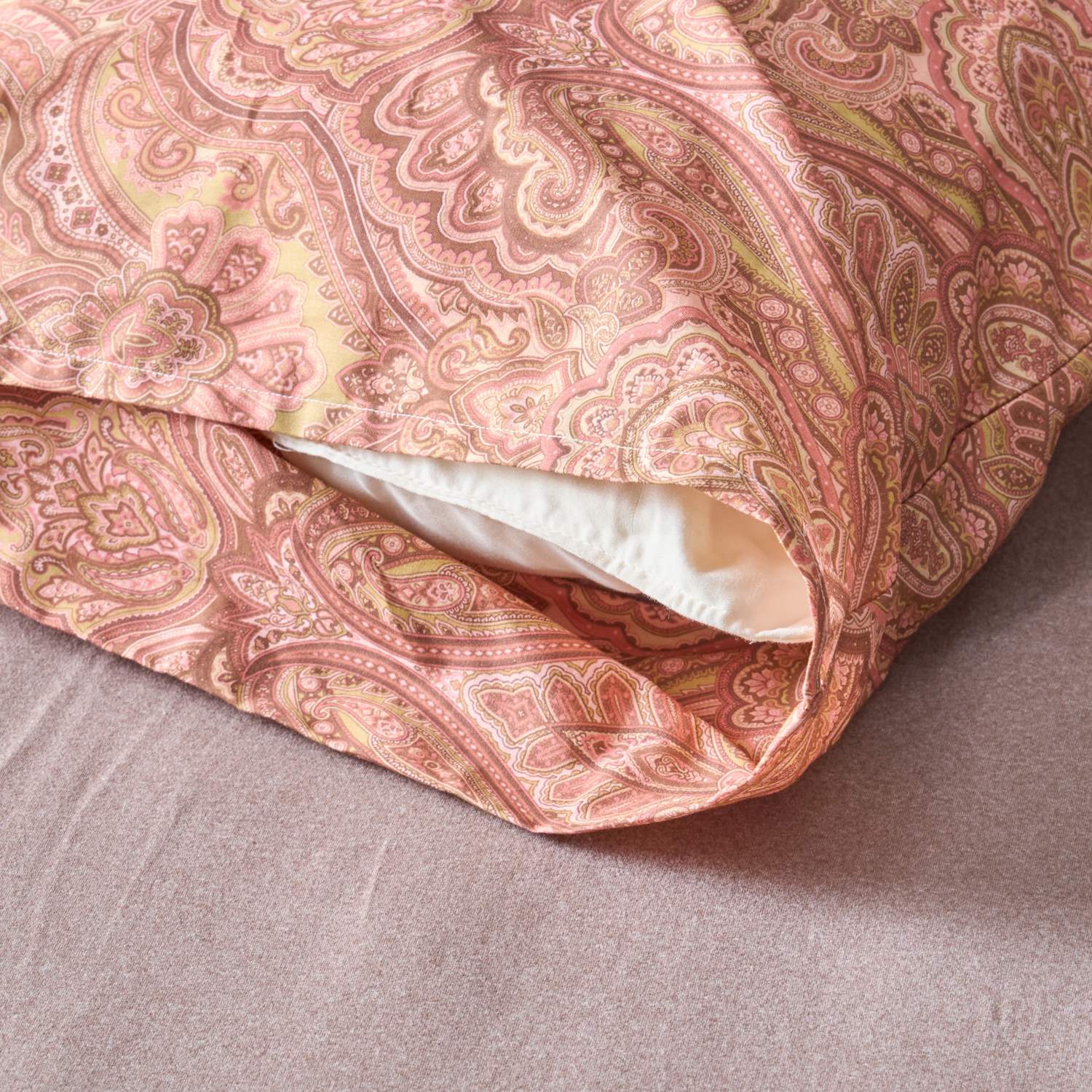 西川 綿１００％ ペイズリーモティーフ ピローケース２枚組