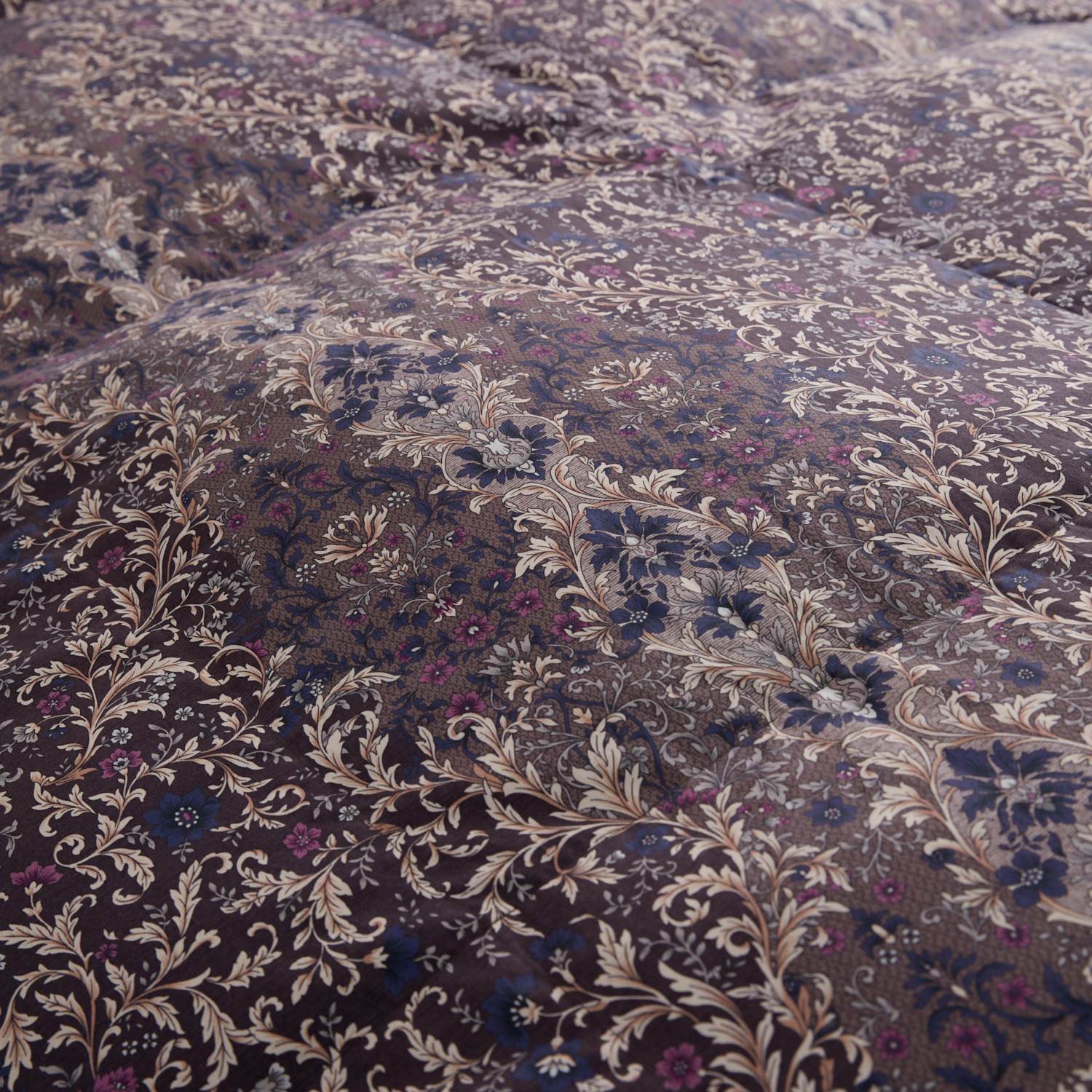 西川　最高峰の暖かさ！ 厳選ハンガリー産 羽毛の王様 マザーグースダウン９５％ 防ダニ＆綿１００％サテン 羽毛掛けふとん ＜シングル＞