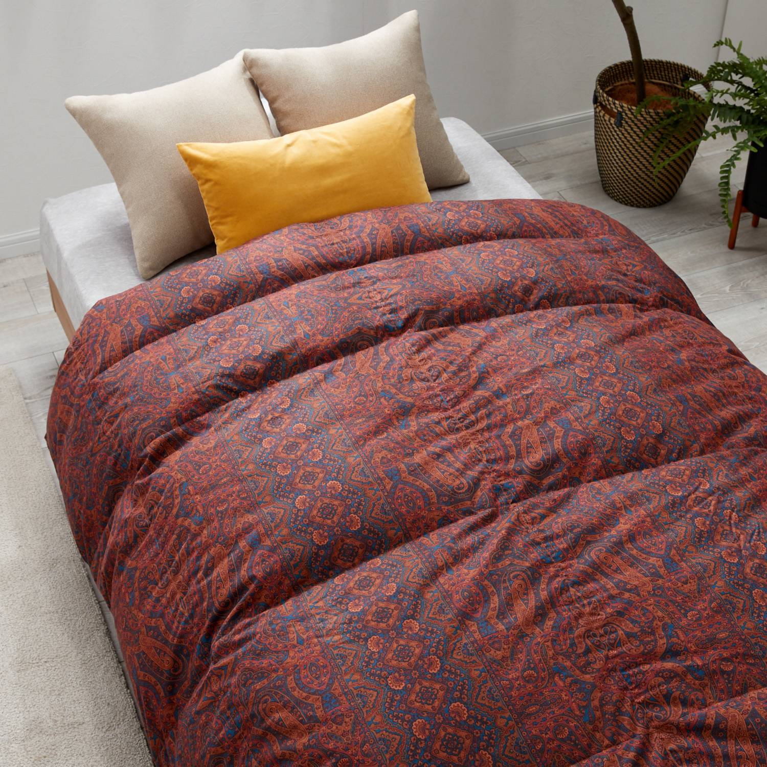 西川グース 　最高峰ダウンパワー！ 厳選ハンガリー産 グースダウン９３％ 防ダニ＆綿１００％サテン 羽毛掛けふとん ＜セミダブル＞