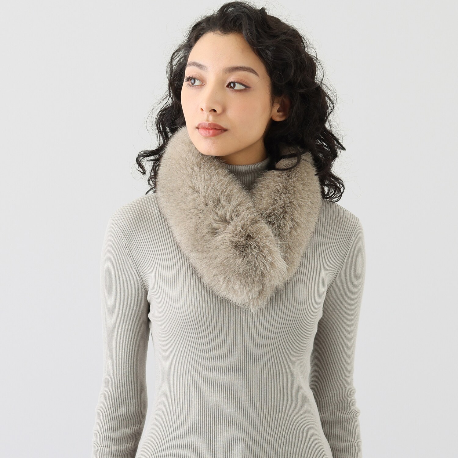 日本製 ＳＡＧＡフォックス ポンポン付 スキンマフラー