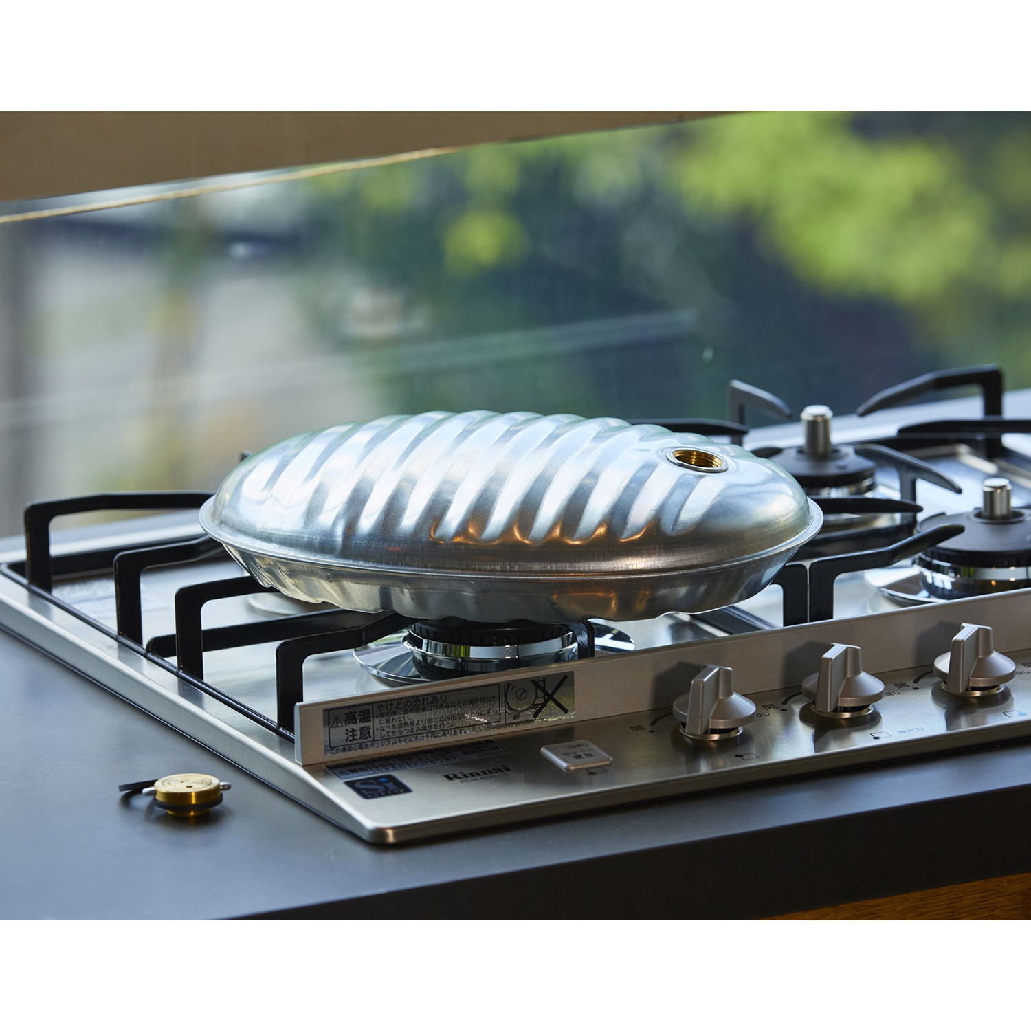 マルカ 大正１２年の創業 約１００年の歴史 老舗メーカーの 「こだわり×進化」の 金属湯たんぽ　２．５Ｌ ファスナー収納袋セット