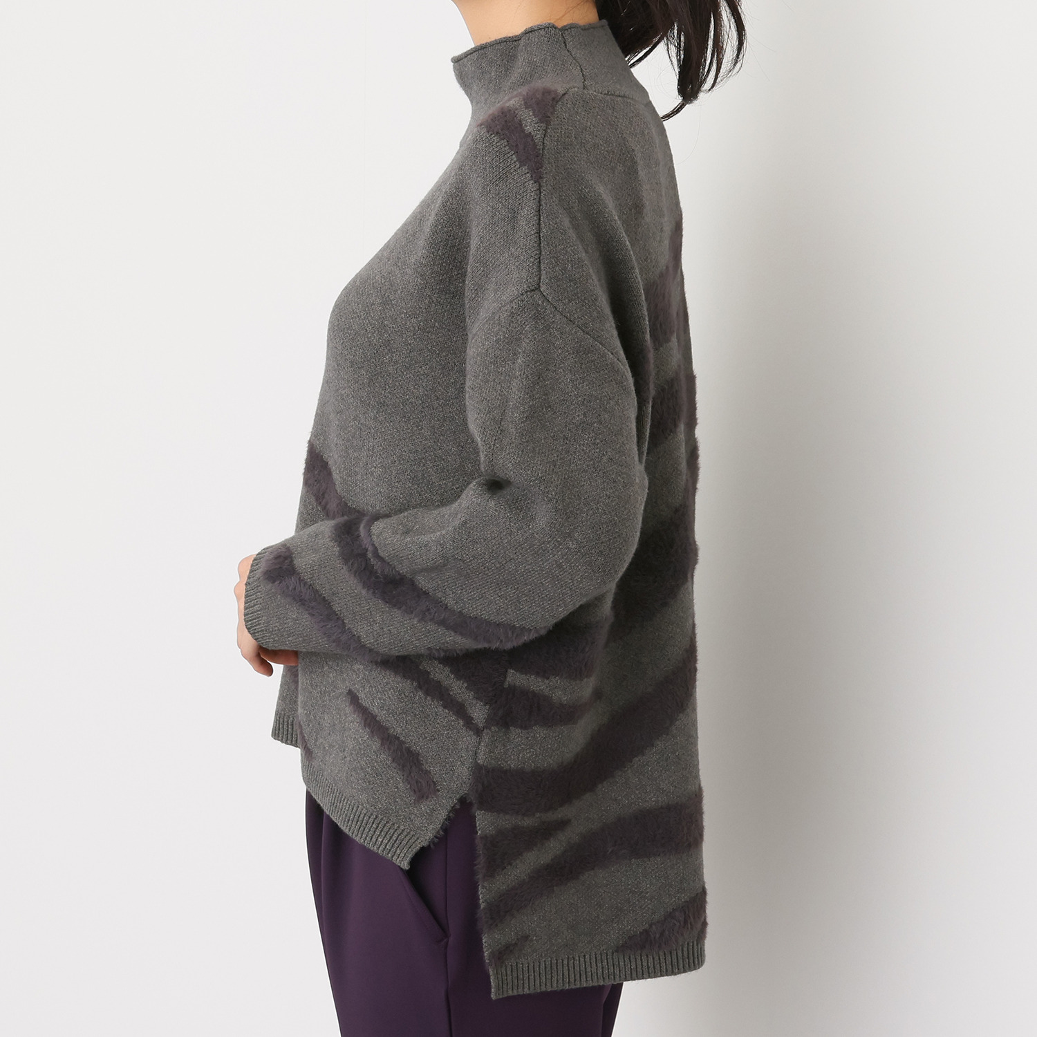 ジョリーフェム フェザーヤーン ゼブラジャガードニット プルオーバー