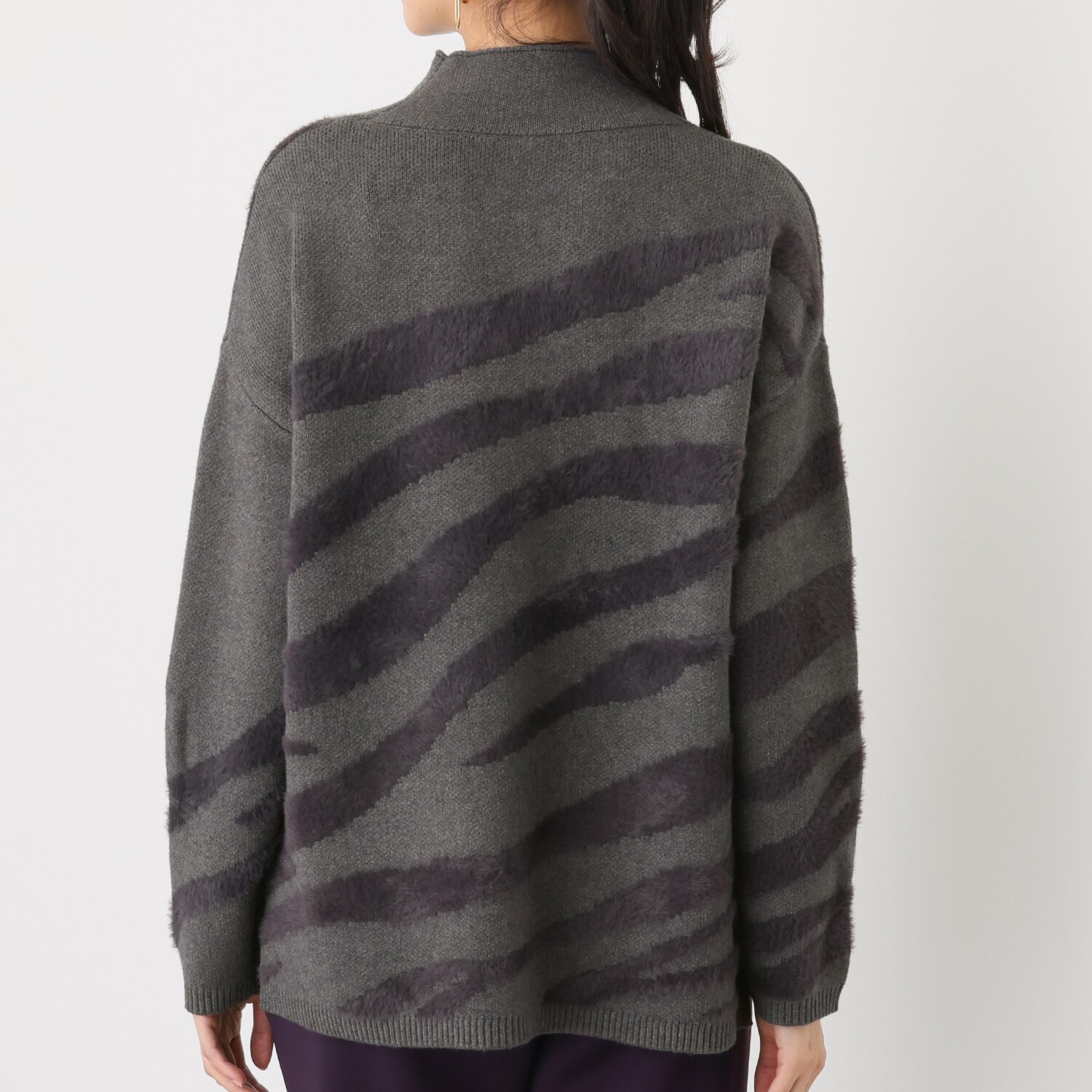 ジョリーフェム フェザーヤーン ゼブラジャガードニット プルオーバー