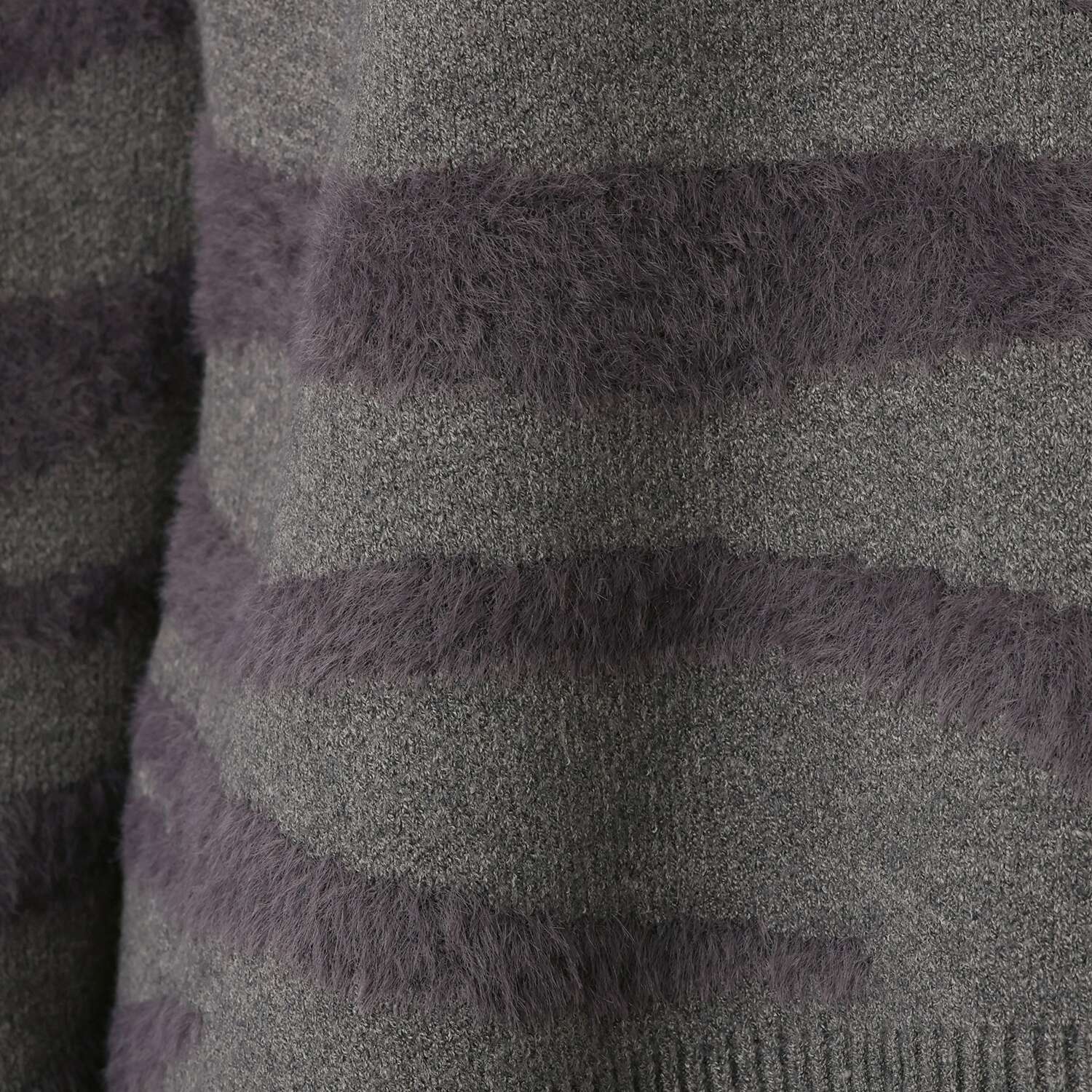 ジョリーフェム フェザーヤーン ゼブラジャガードニット プルオーバー